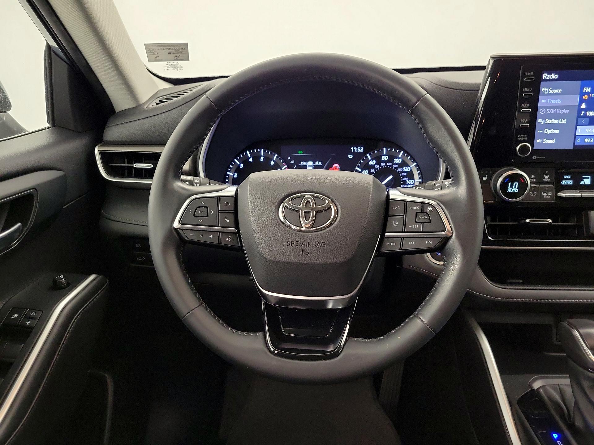 Thumbnail: 2021 Toyota Highlander - 10