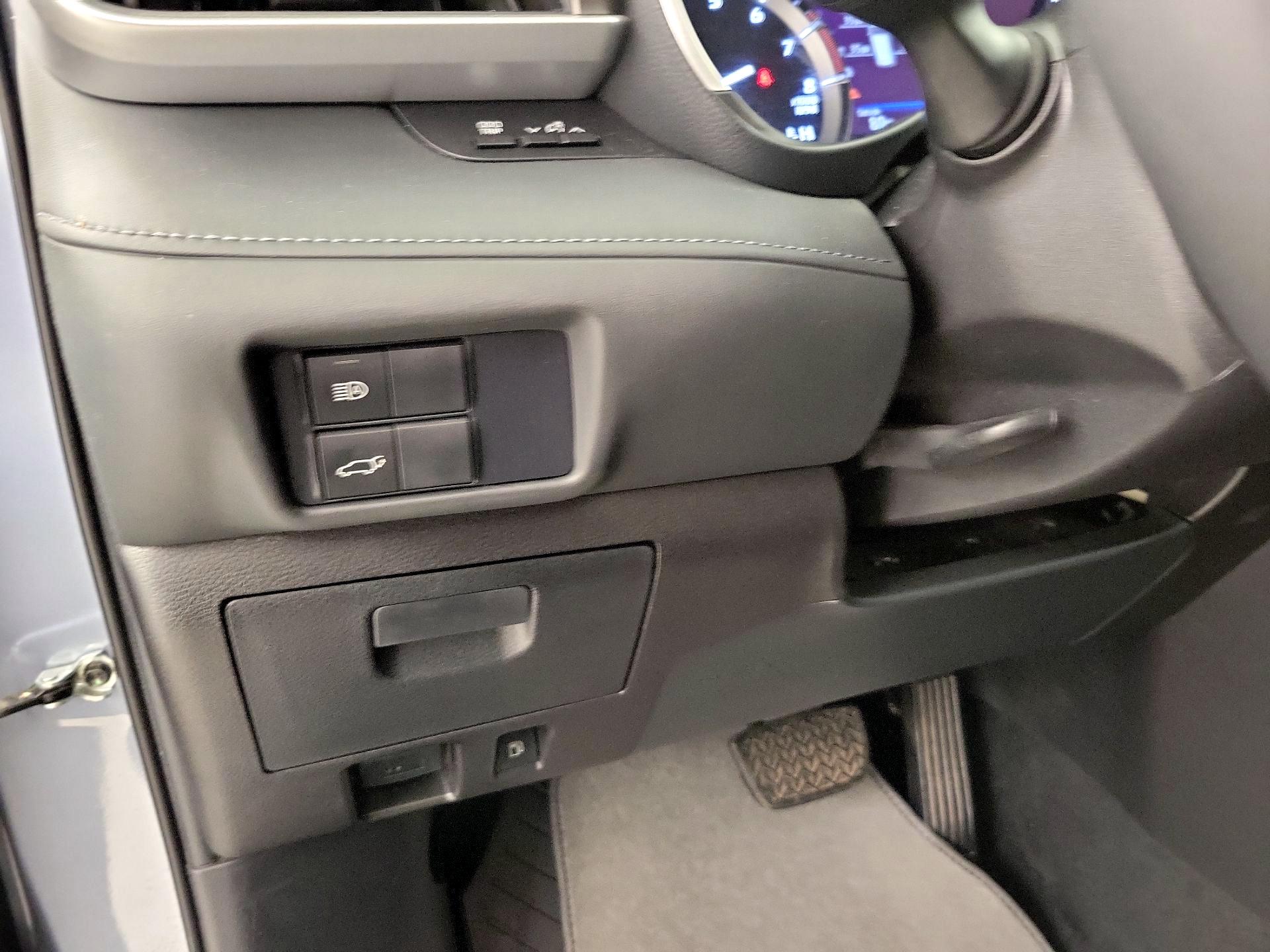 Thumbnail: 2021 Toyota Highlander - 13