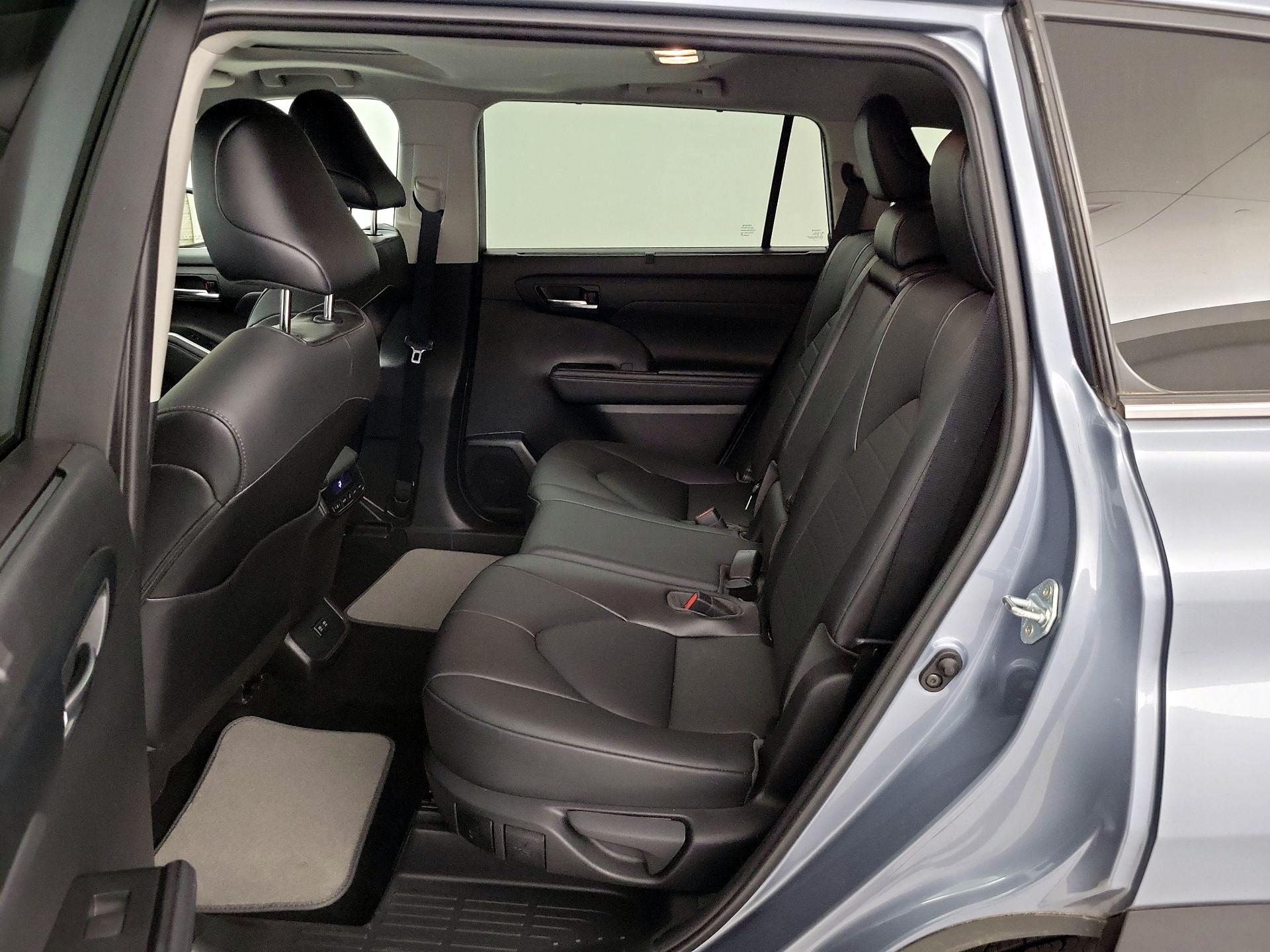 Thumbnail: 2021 Toyota Highlander - 20
