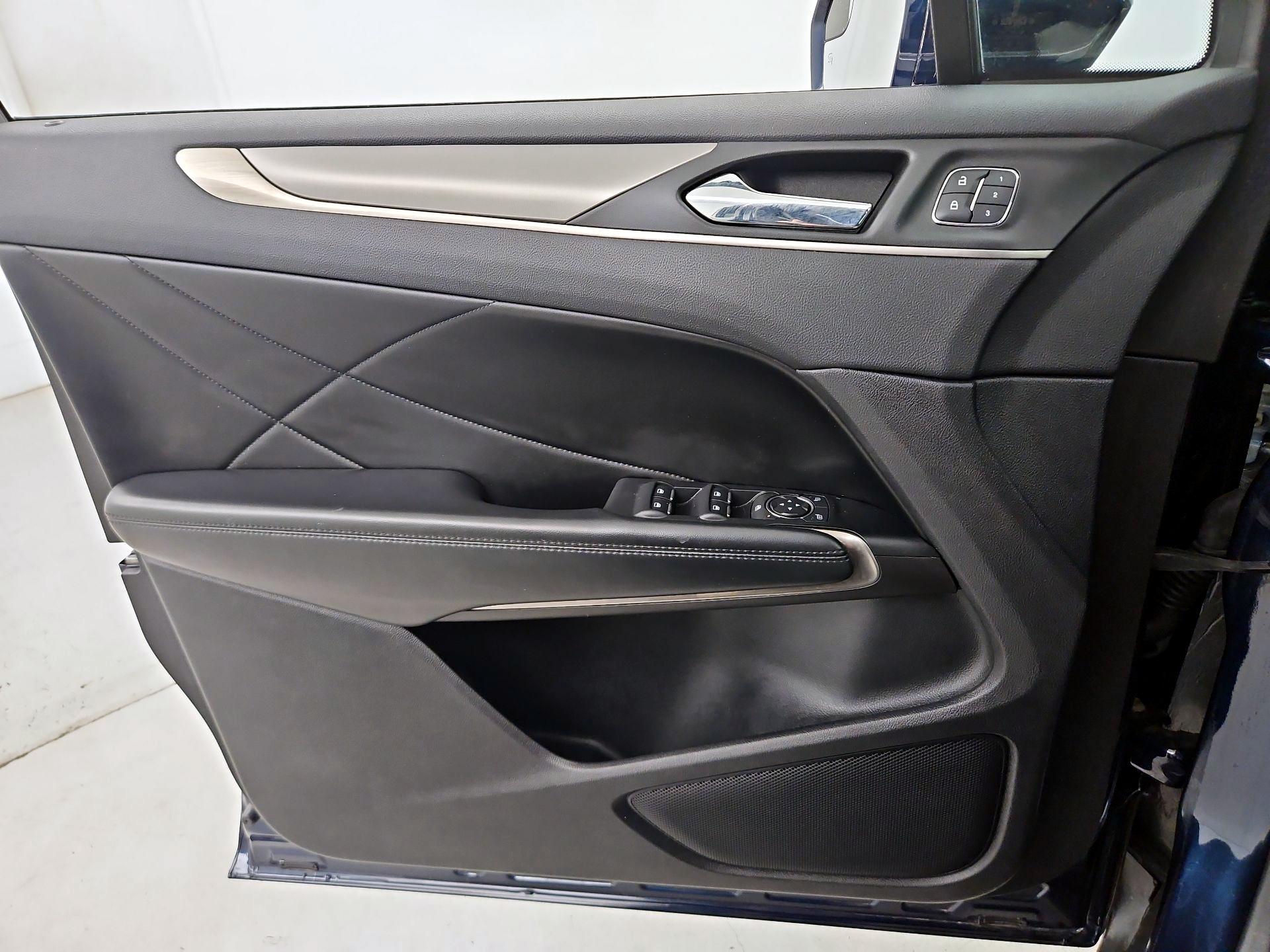 Thumbnail: 2016 Lincoln MKC - 12
