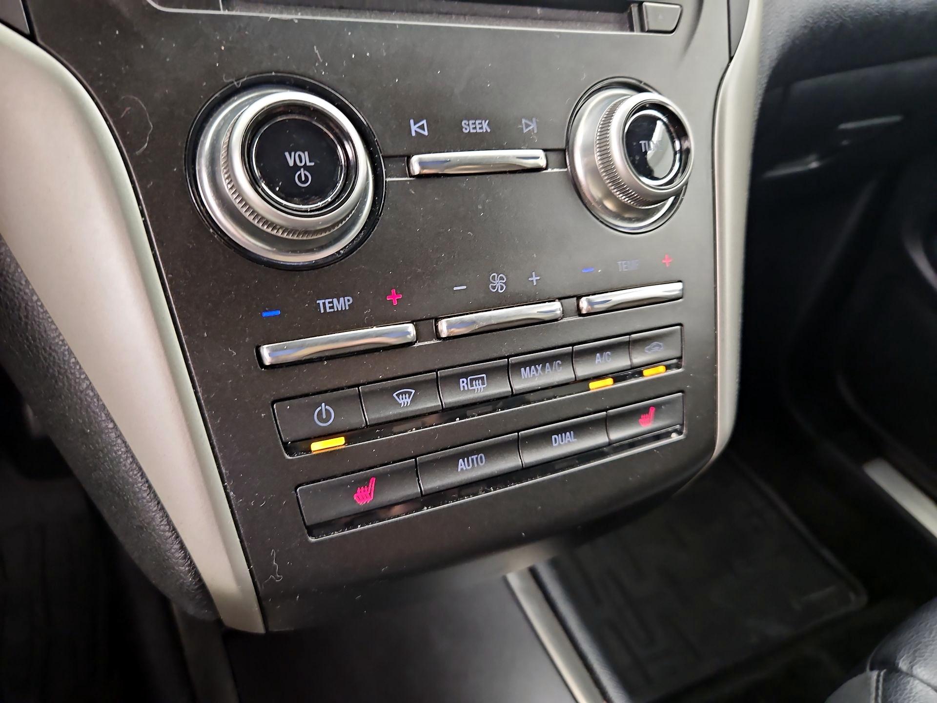 Thumbnail: 2016 Lincoln MKC - 16