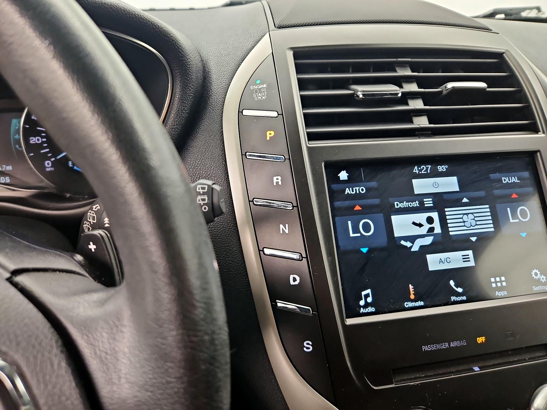 Thumbnail: 2016 Lincoln MKC - 17