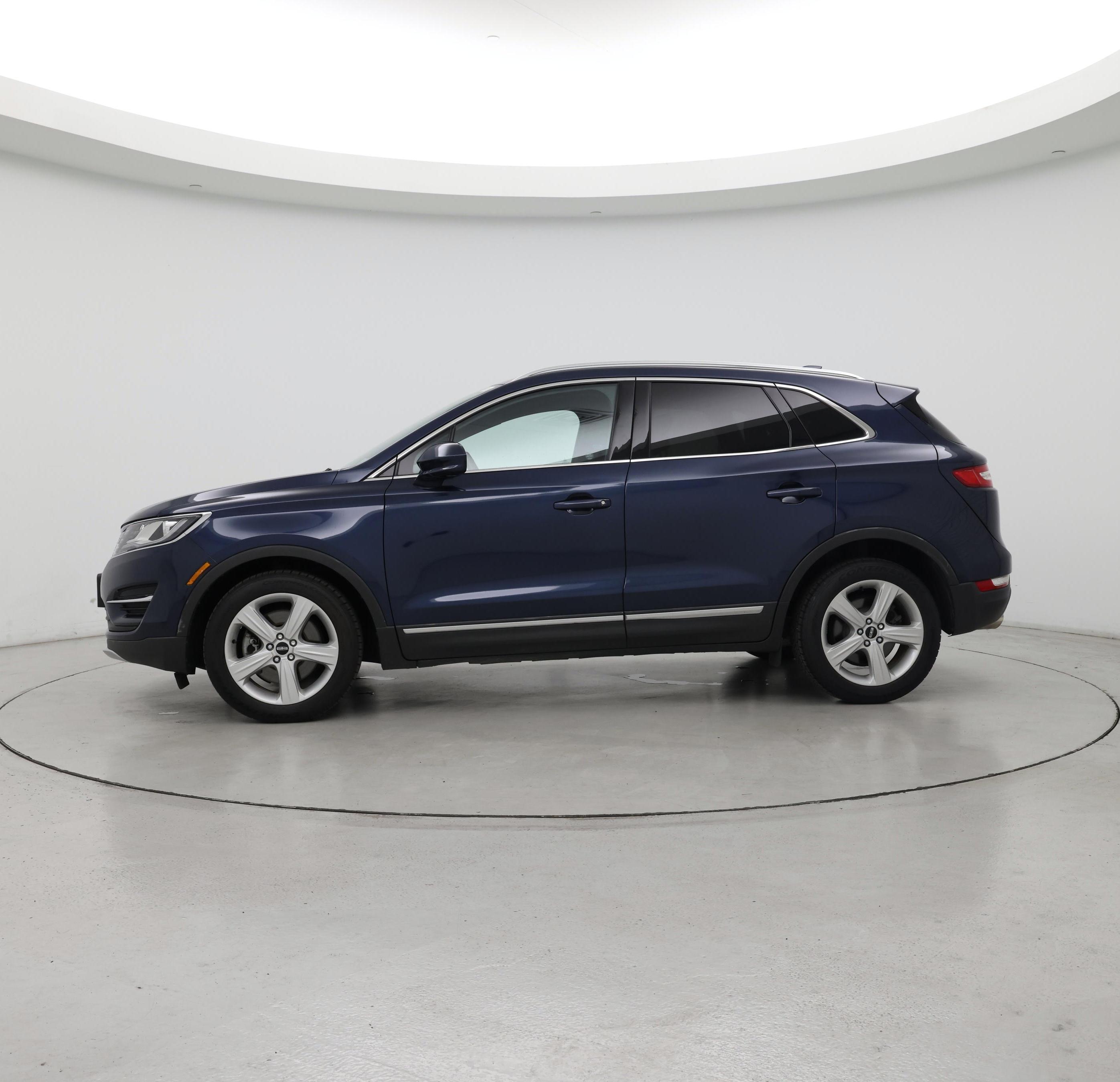 Thumbnail: 2016 Lincoln MKC - 3