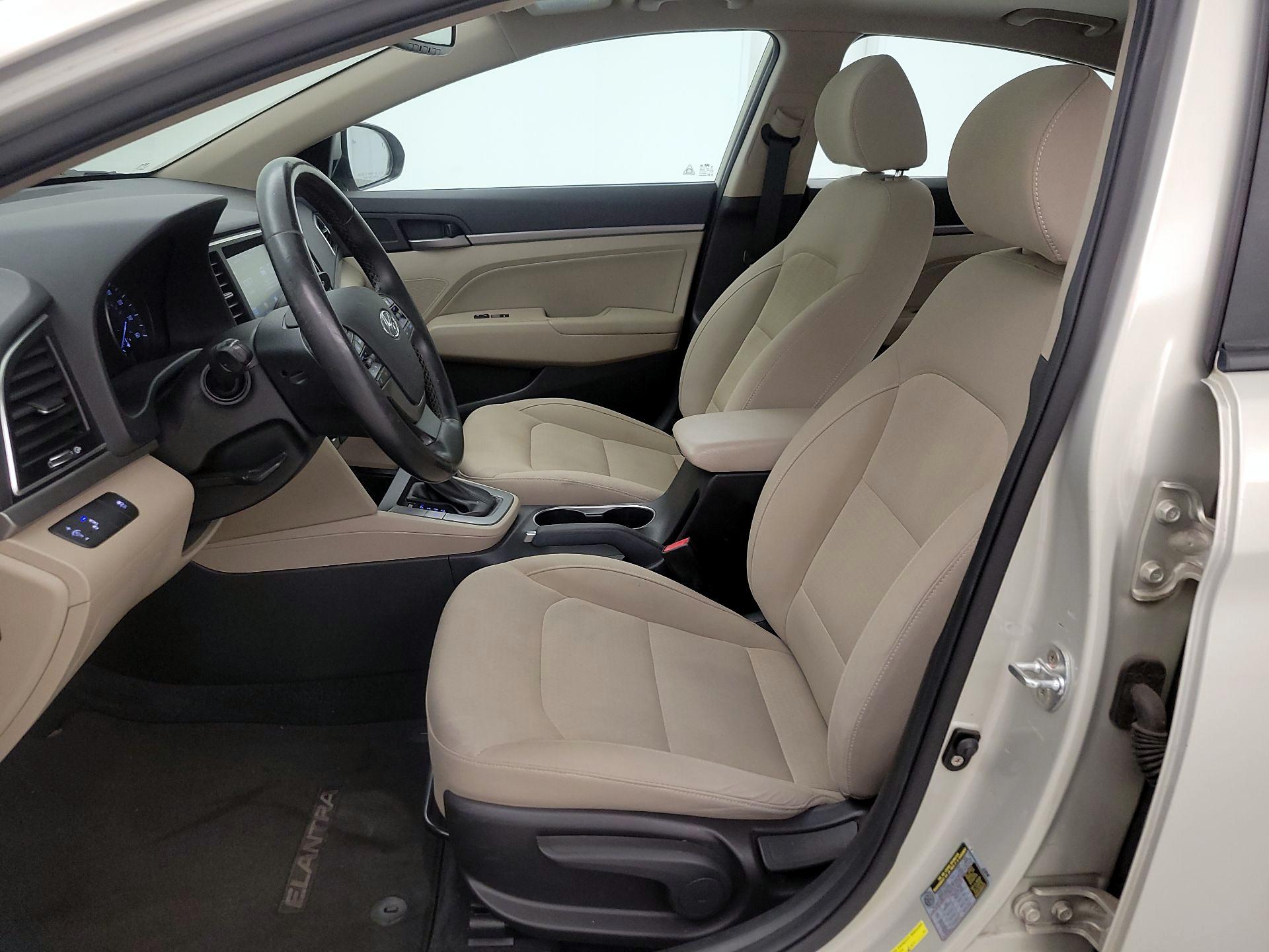 Thumbnail: 2018 Hyundai Elantra - 11