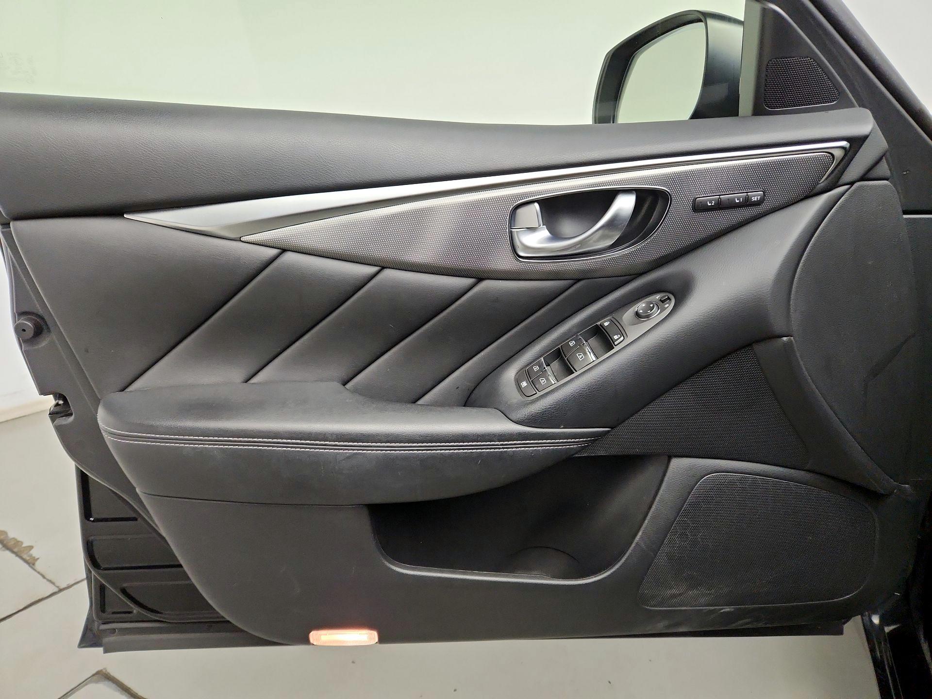 Thumbnail: 2016 INFINITI Q50 - 12