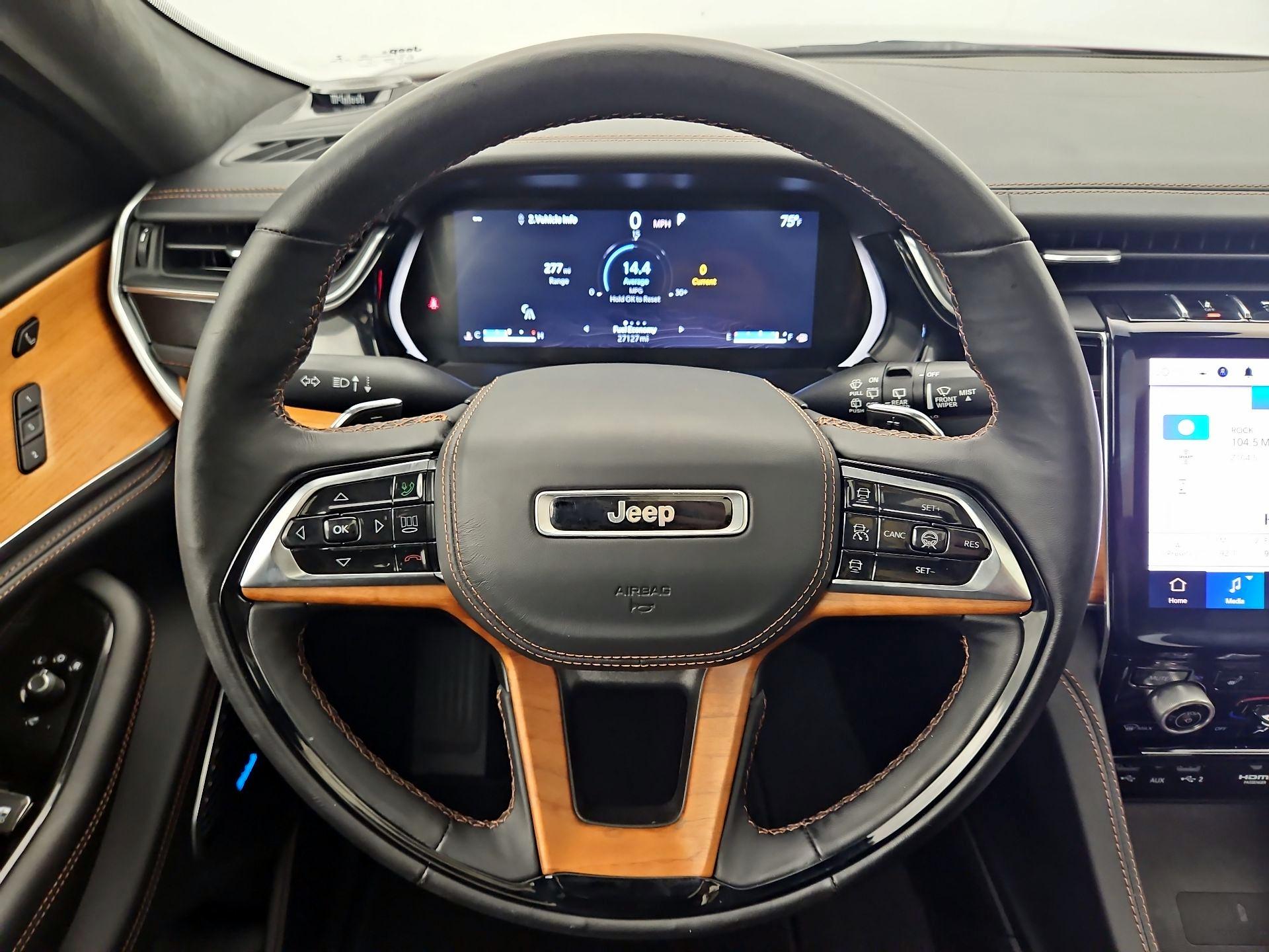 Thumbnail: 2022 Jeep Grand Cherokee - 10