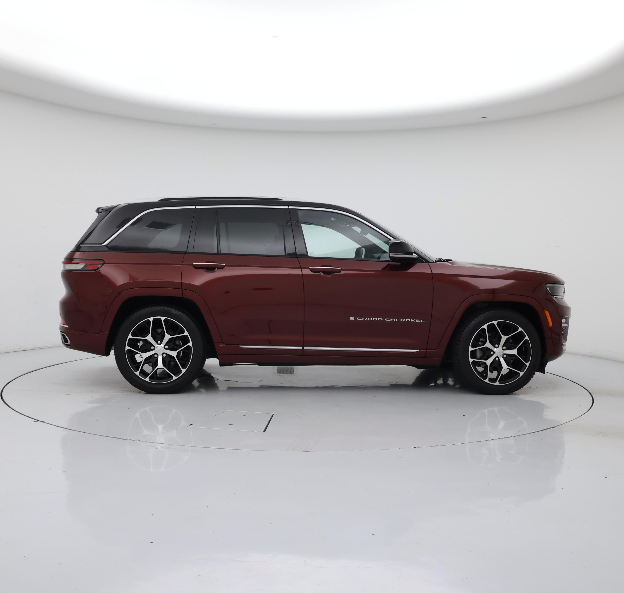 Thumbnail: 2022 Jeep Grand Cherokee - 7
