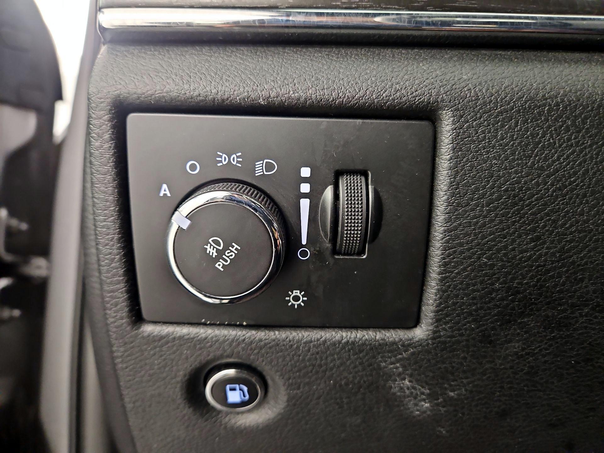 Thumbnail: 2015 Jeep Grand Cherokee - 11