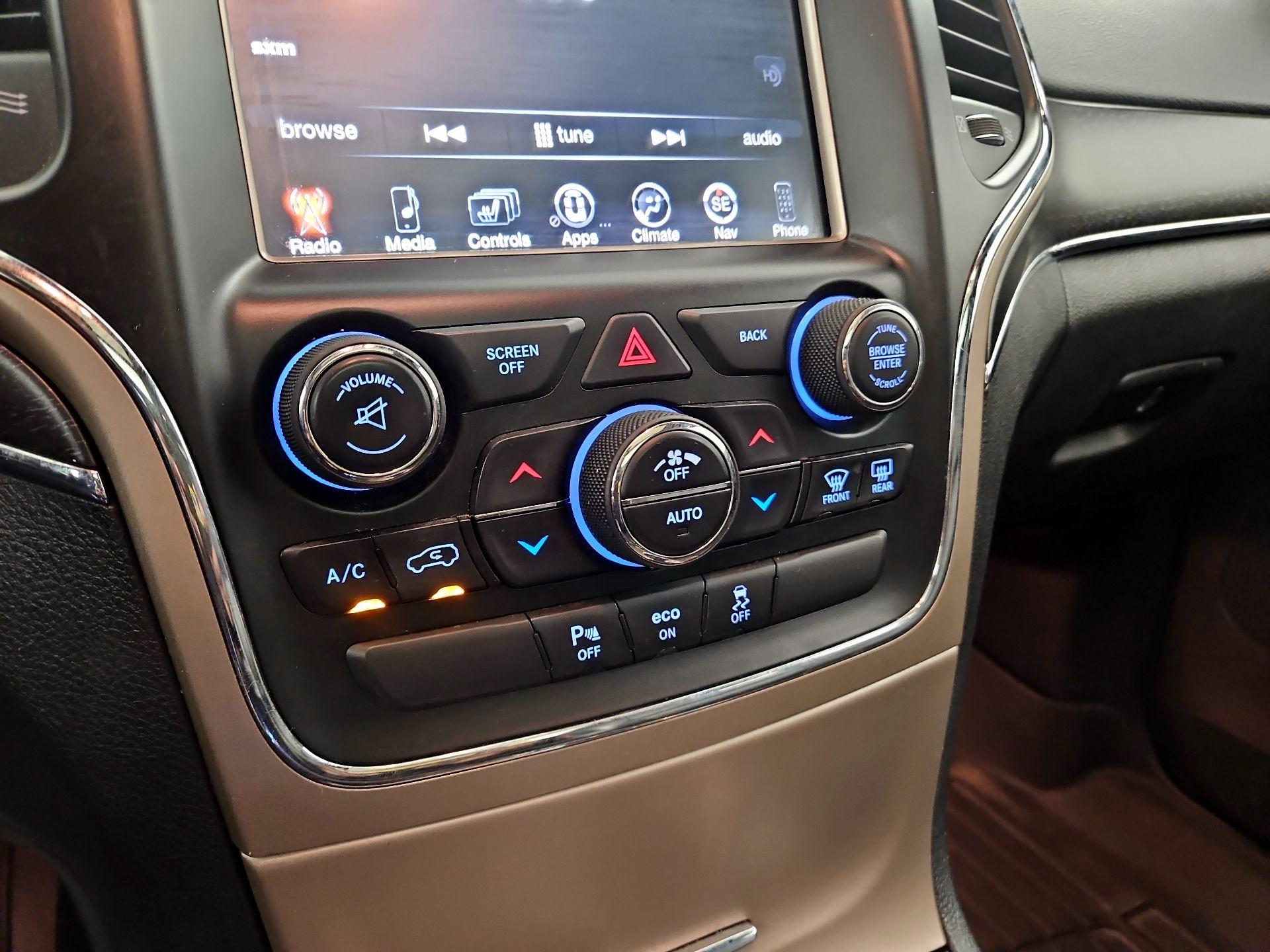 Thumbnail: 2015 Jeep Grand Cherokee - 15