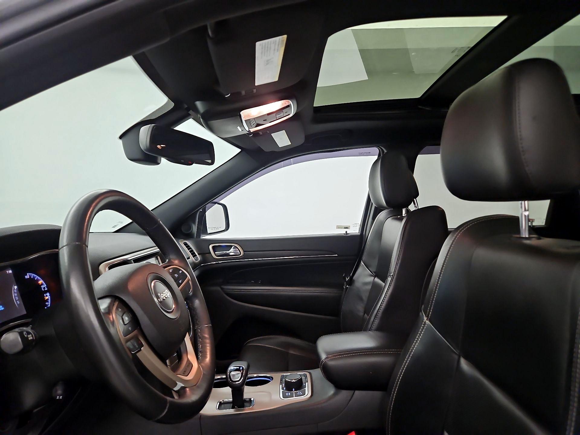 Thumbnail: 2015 Jeep Grand Cherokee - 18