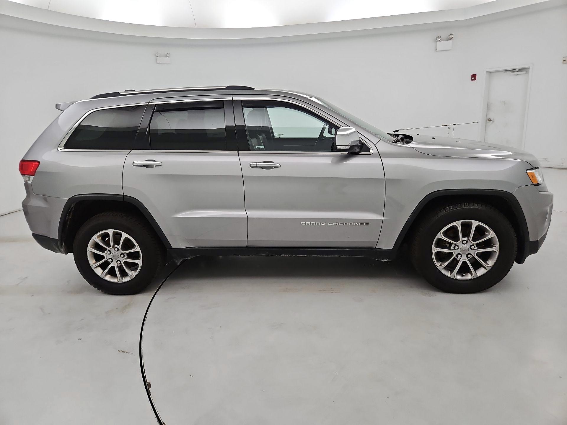 Thumbnail: 2015 Jeep Grand Cherokee - 4