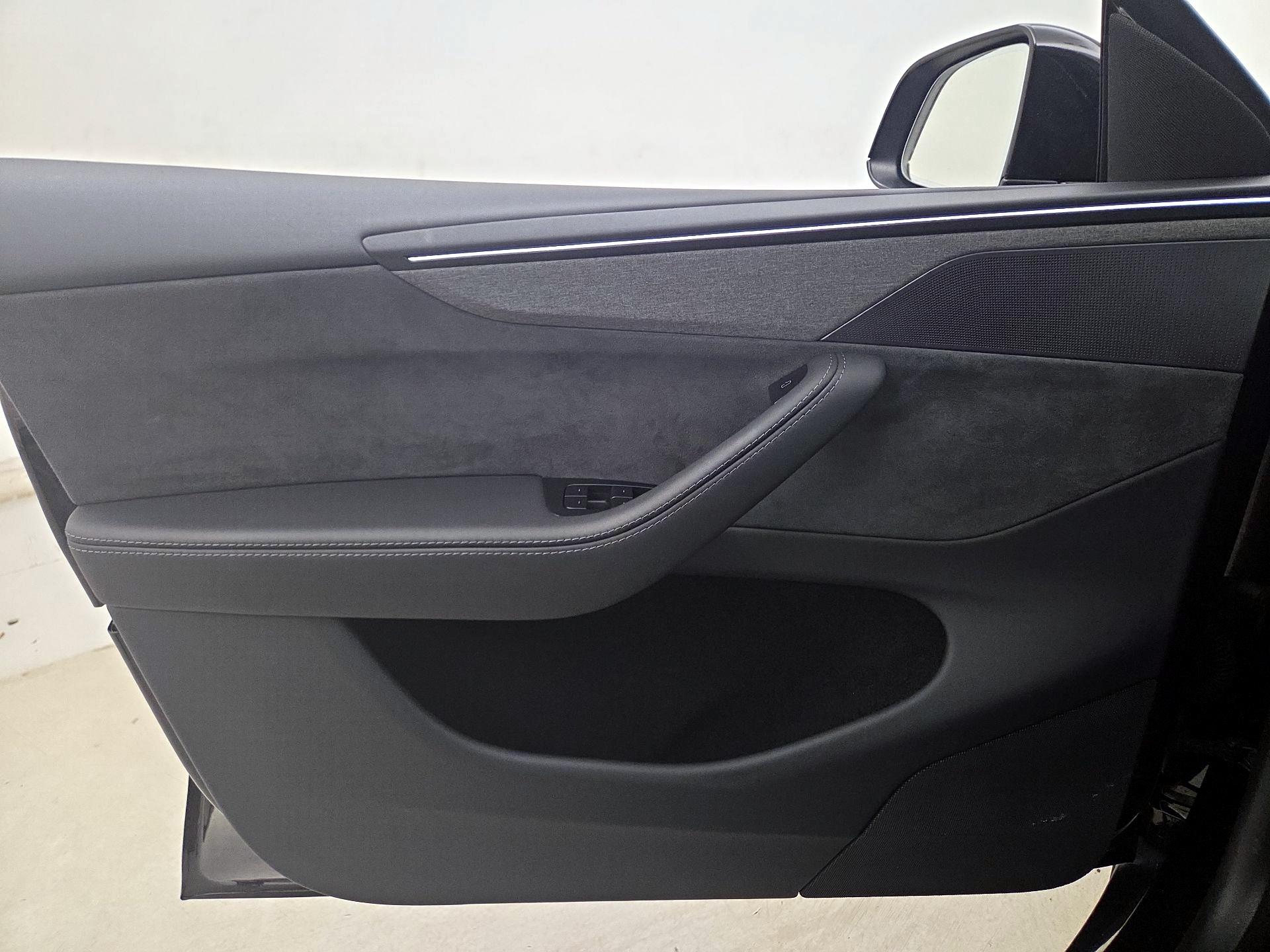 Thumbnail: 2026 Tesla Model Y - 12