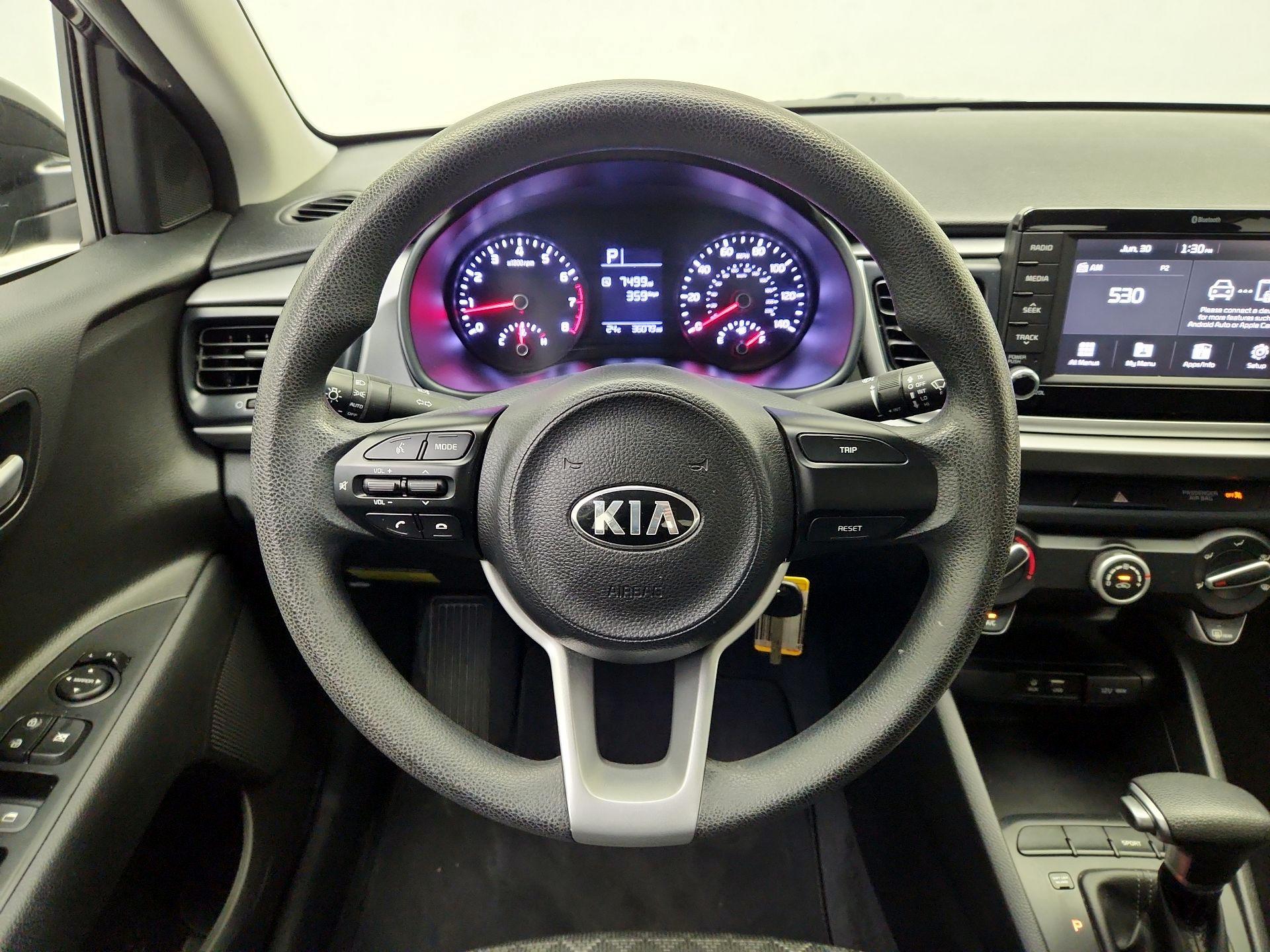 Thumbnail: 2020 Kia Rio - 10