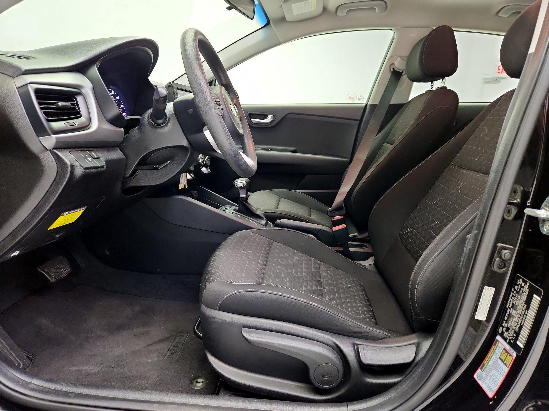 Thumbnail: 2020 Kia Rio - 11