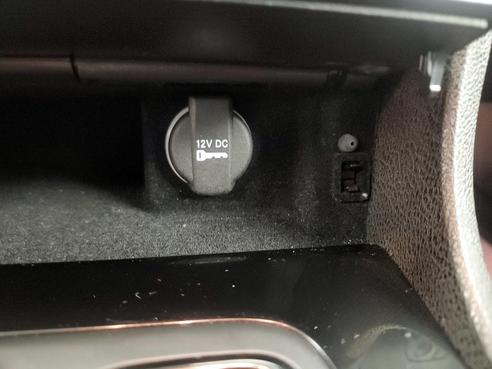 2022 Chrysler 300 S - Photo 18