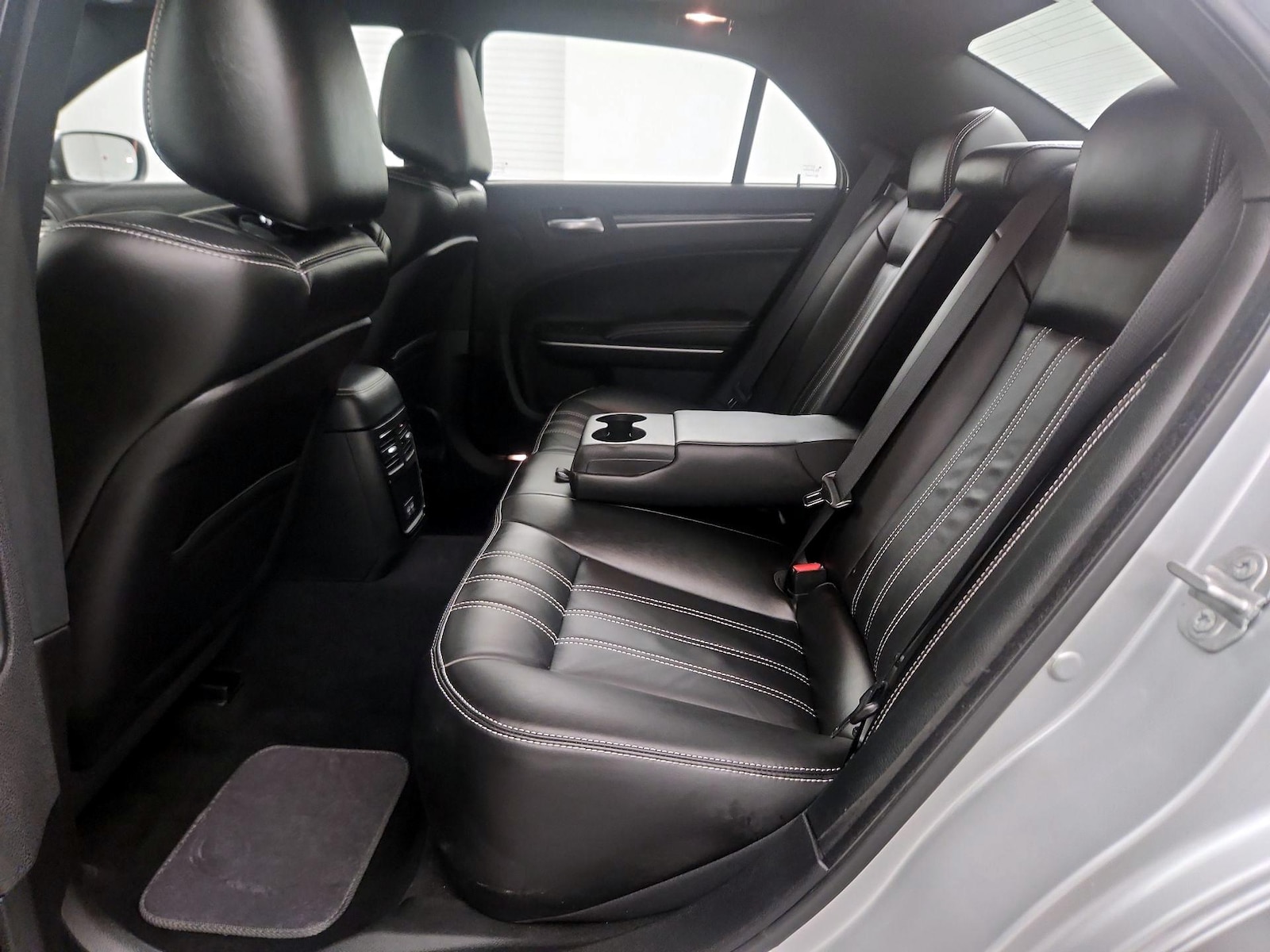 2022 Chrysler 300 S - Photo 20