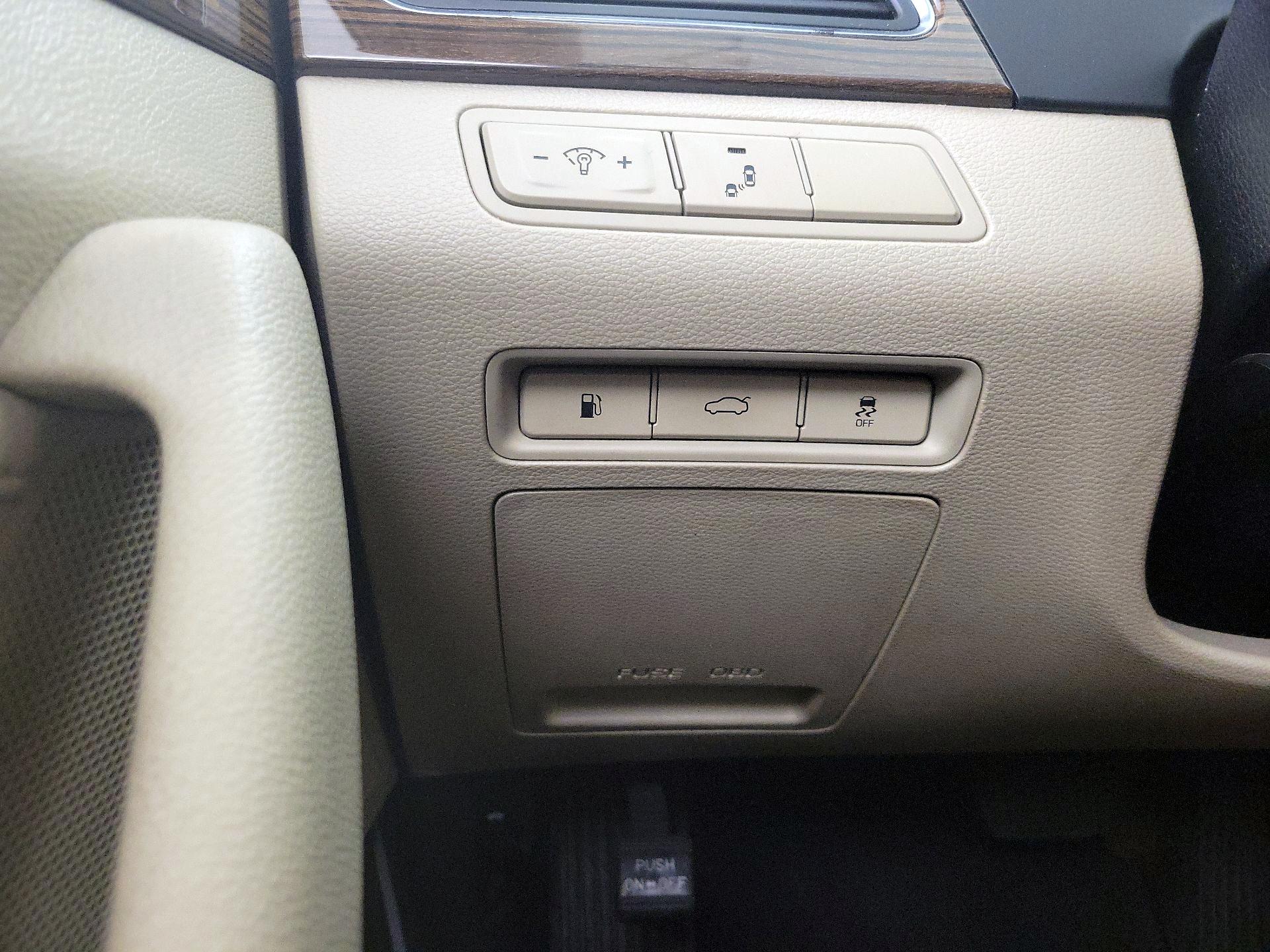 Thumbnail: 2016 Hyundai Sonata - 13