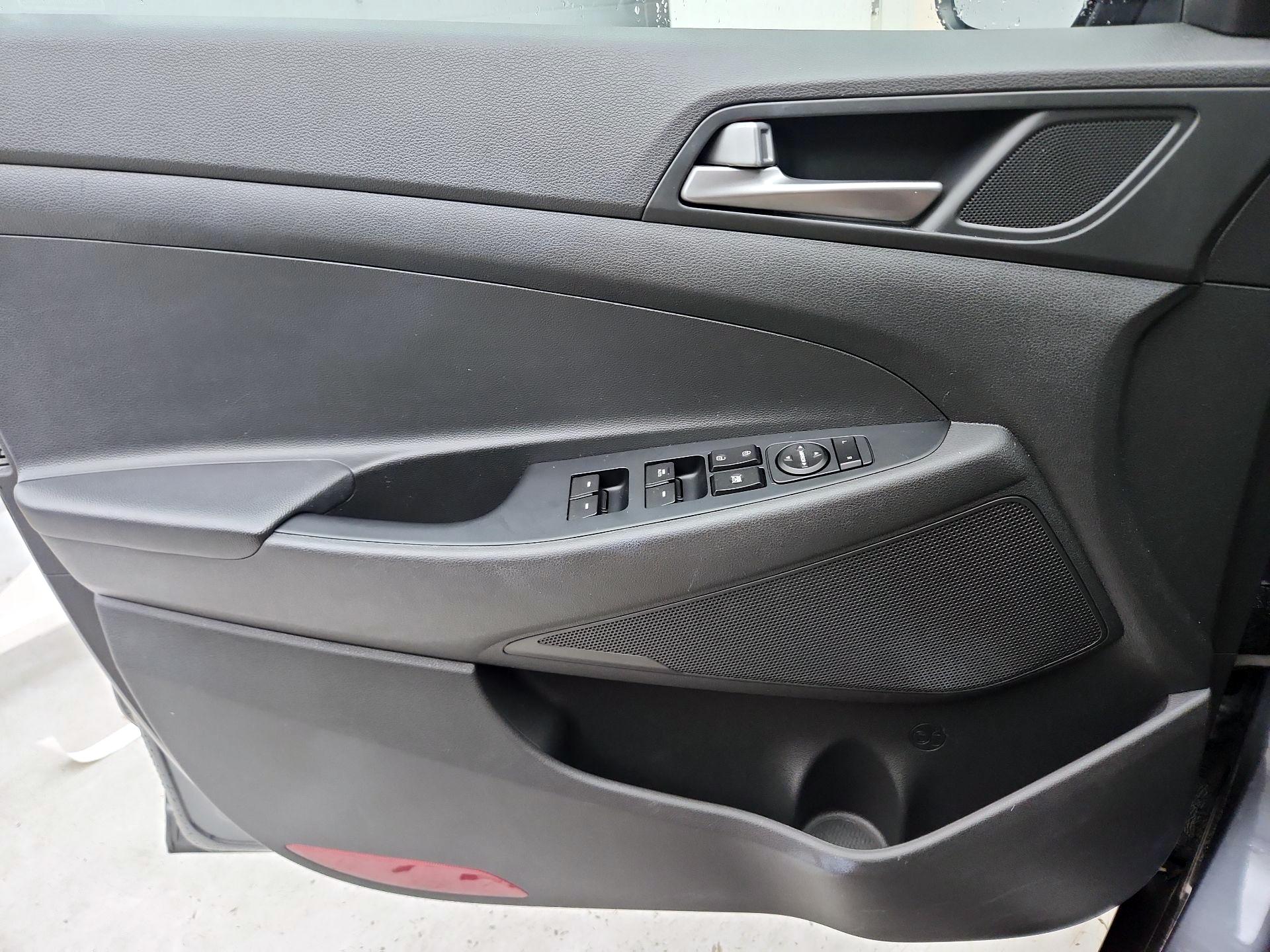 Thumbnail: 2017 Hyundai Tucson - 12