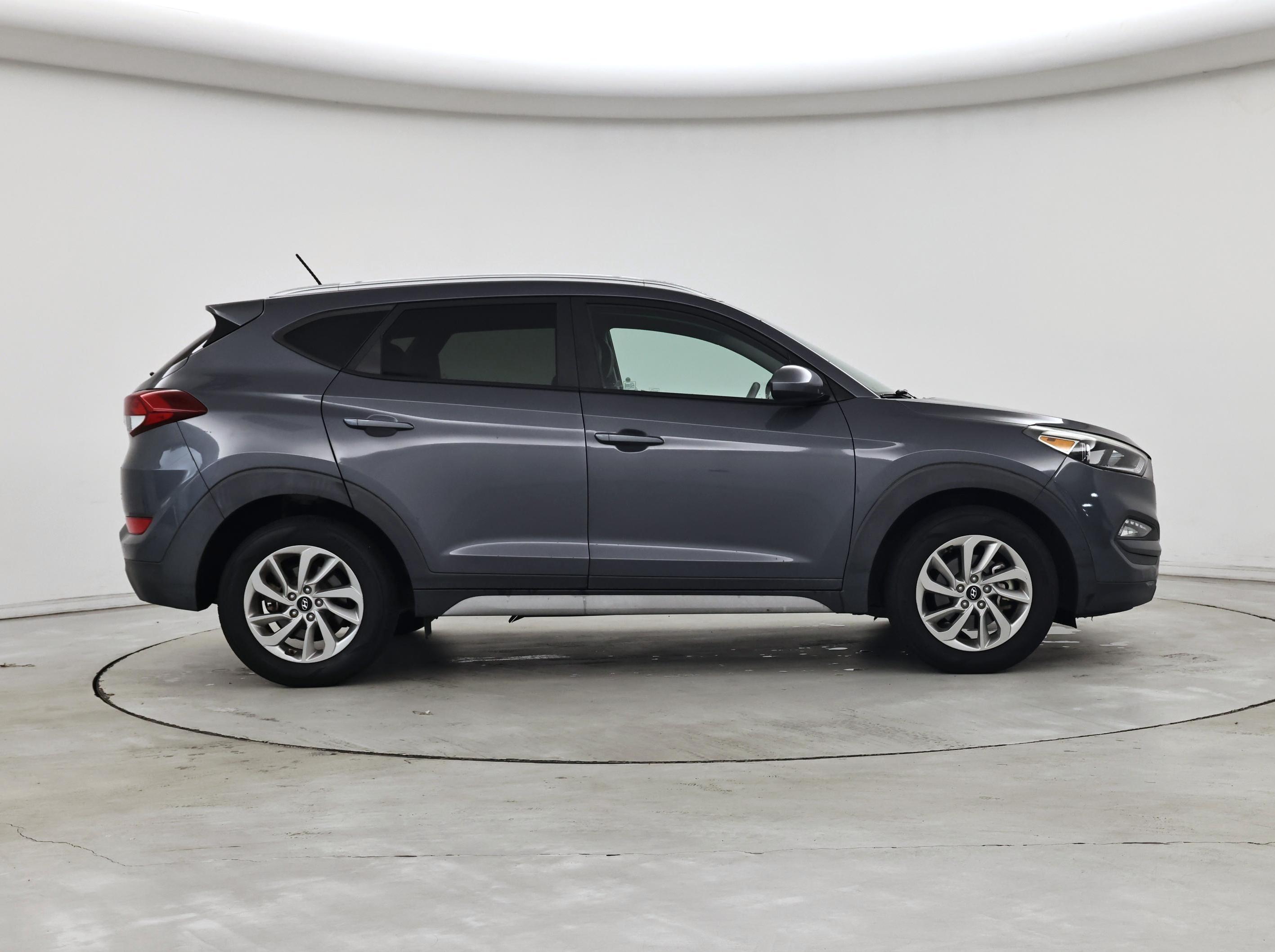 Thumbnail: 2017 Hyundai Tucson - 7