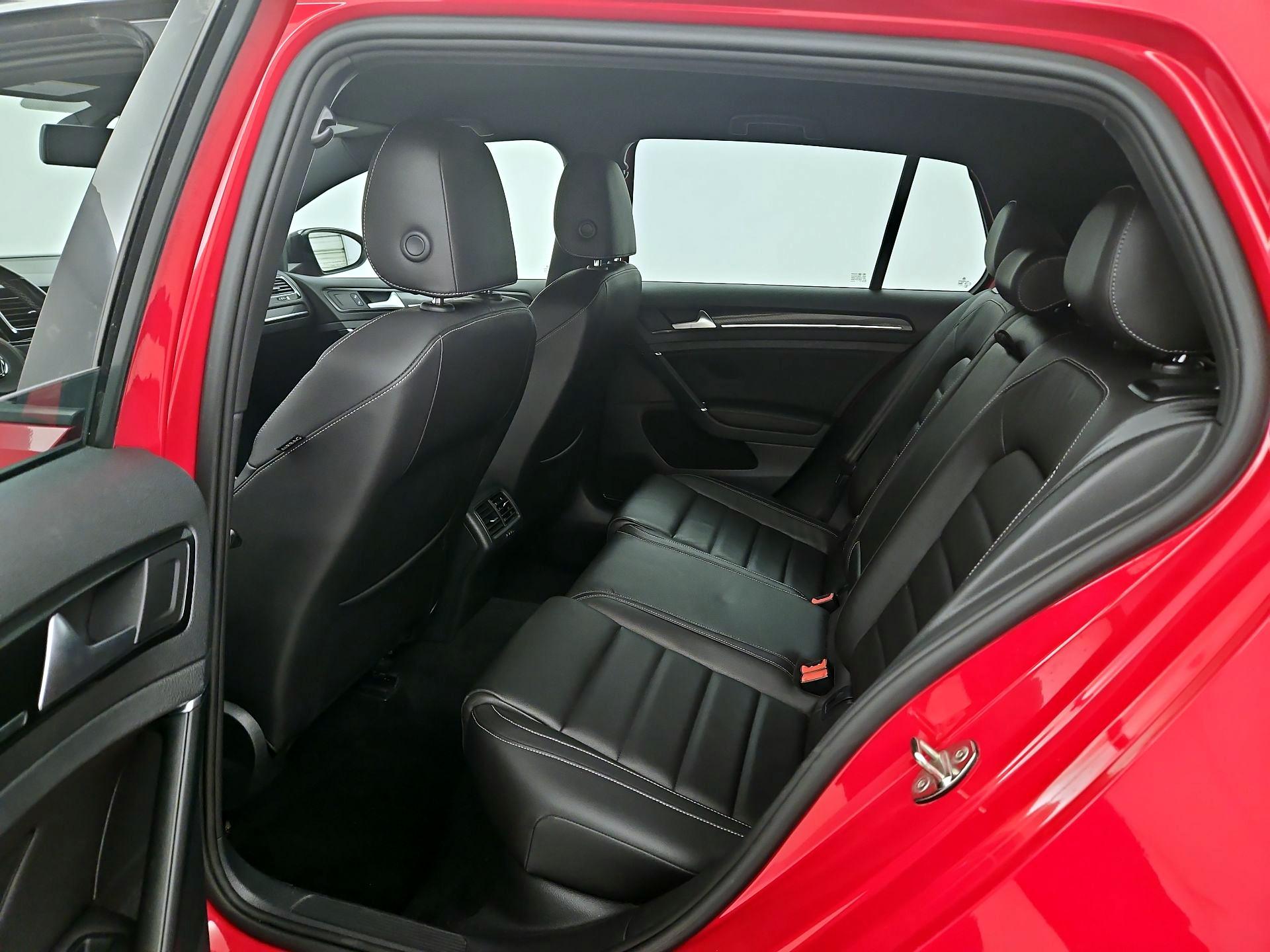 Thumbnail: 2016 Volkswagen Golf - 19