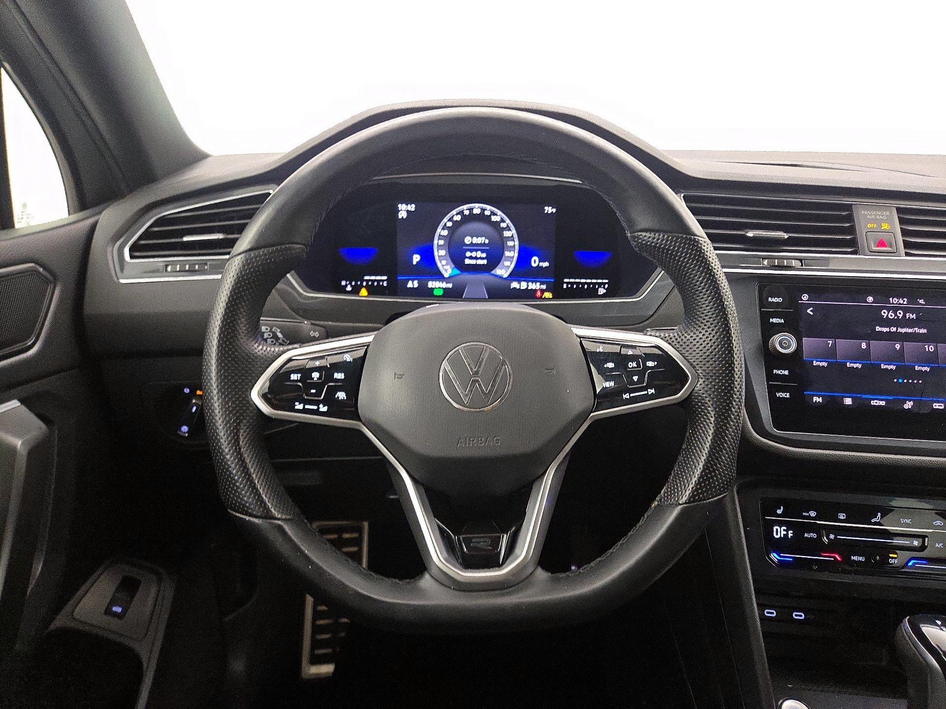 Thumbnail: 2022 Volkswagen Tiguan - 10