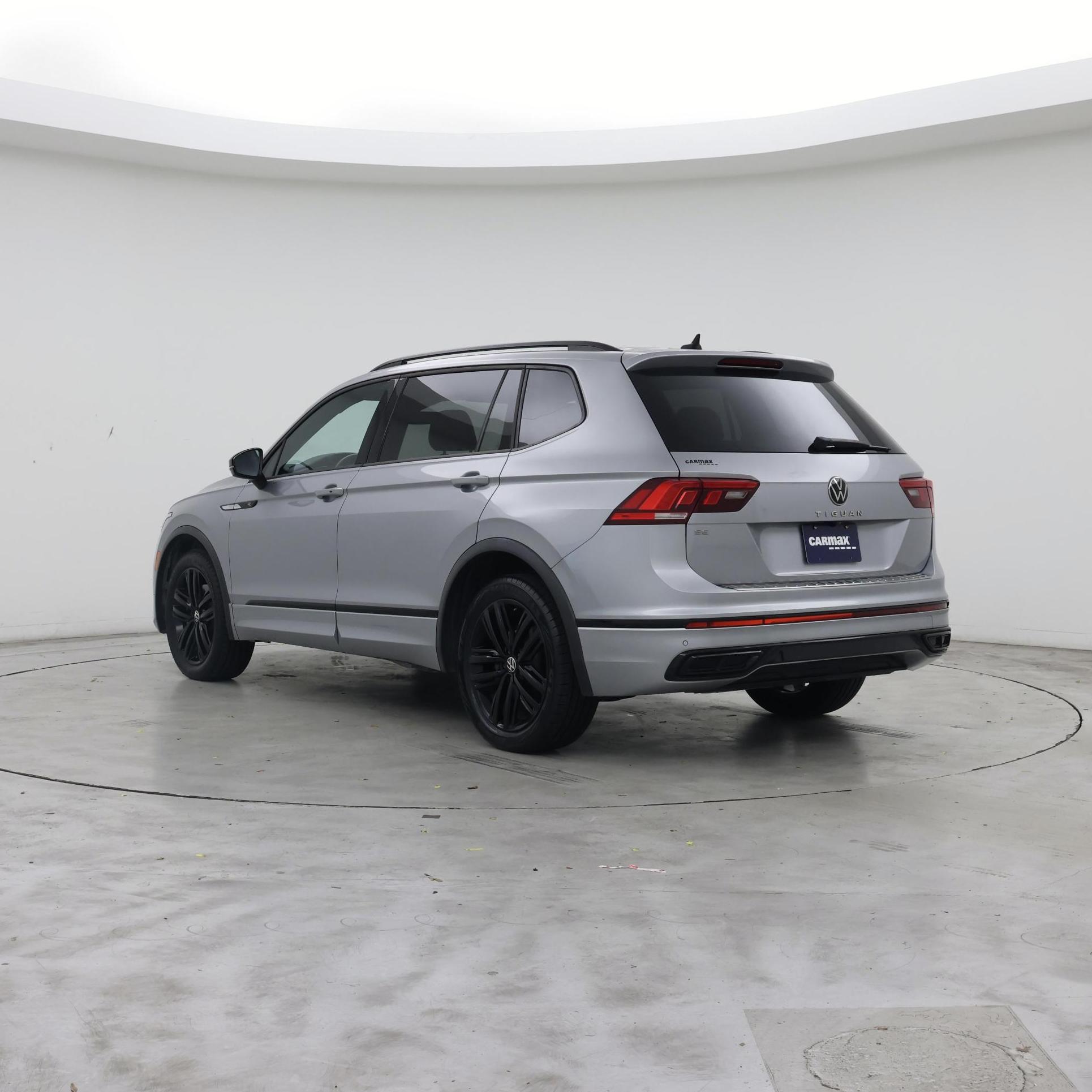 Thumbnail: 2022 Volkswagen Tiguan - 2
