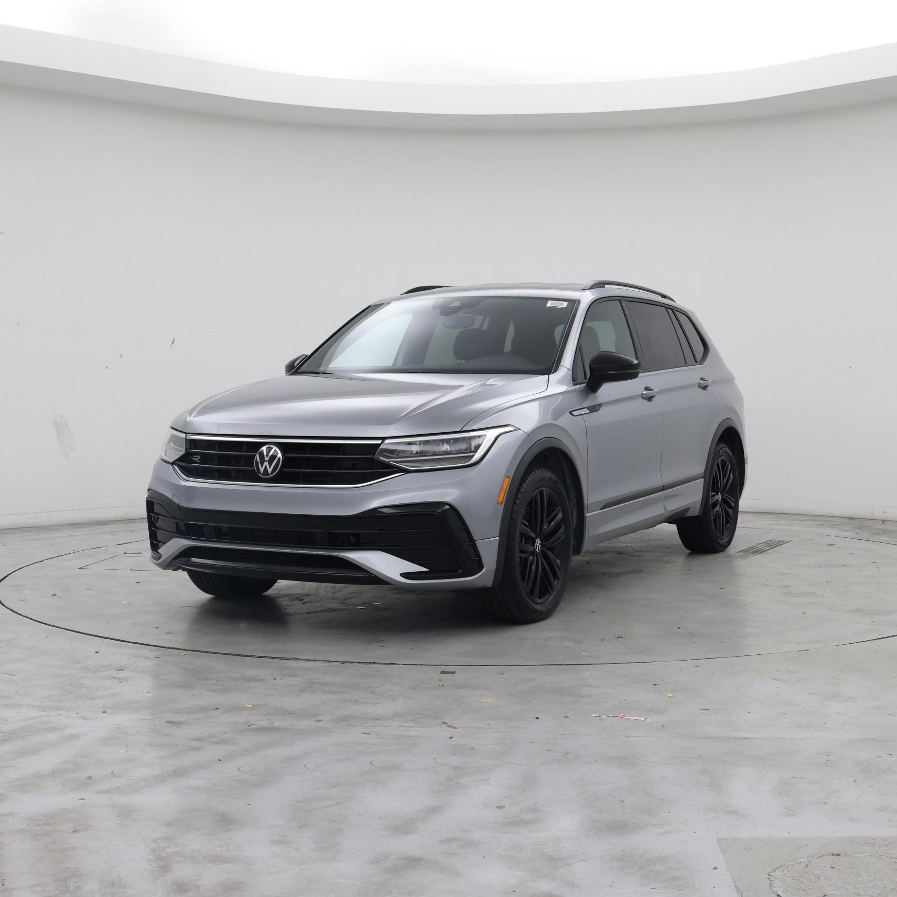 Thumbnail: 2022 Volkswagen Tiguan - 4