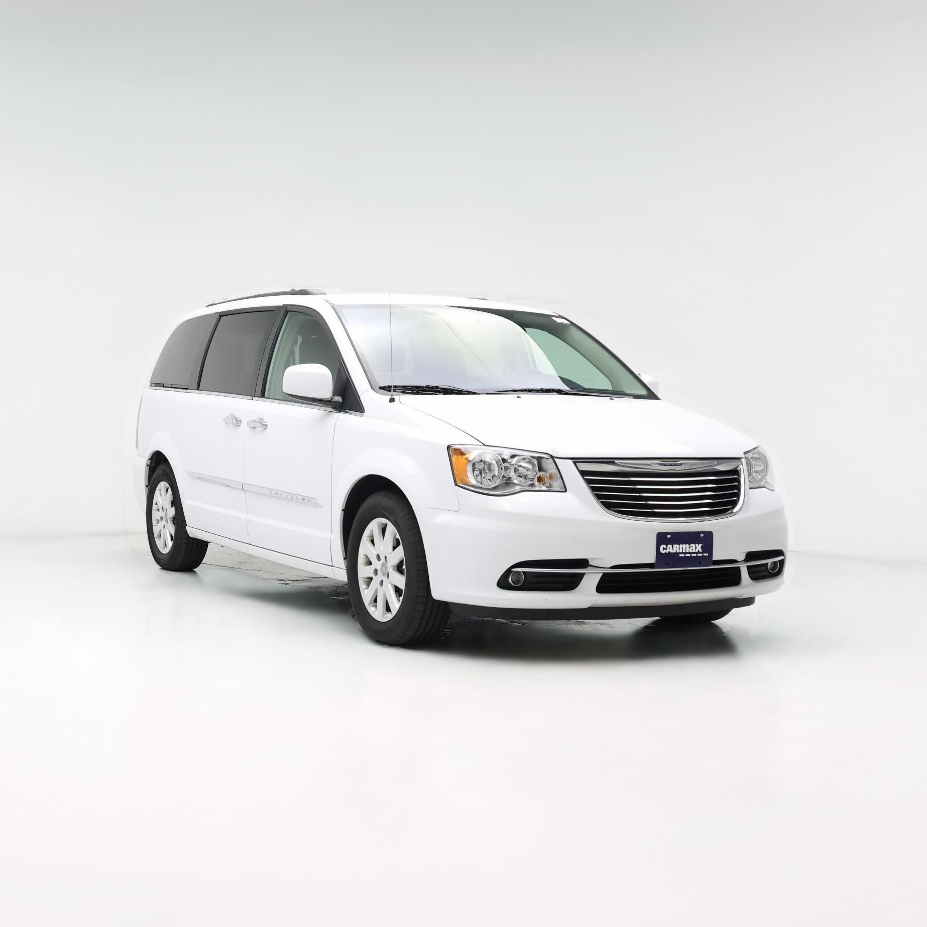 Thumbnail: 2016 Chrysler Town & Country - 1