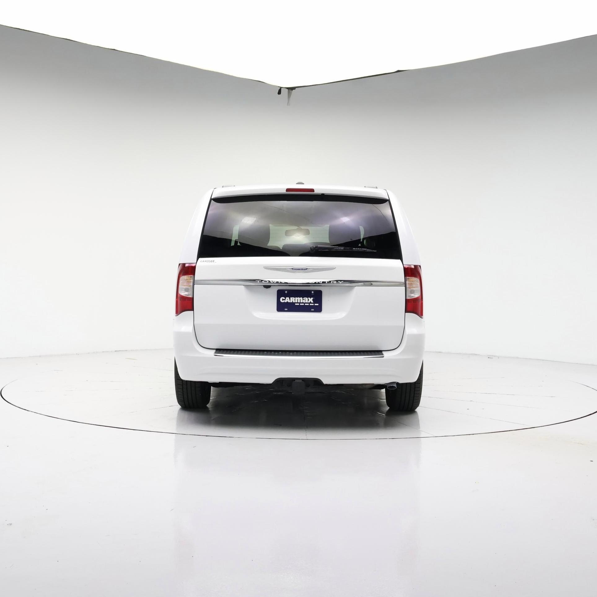 Thumbnail: 2016 Chrysler Town & Country - 6
