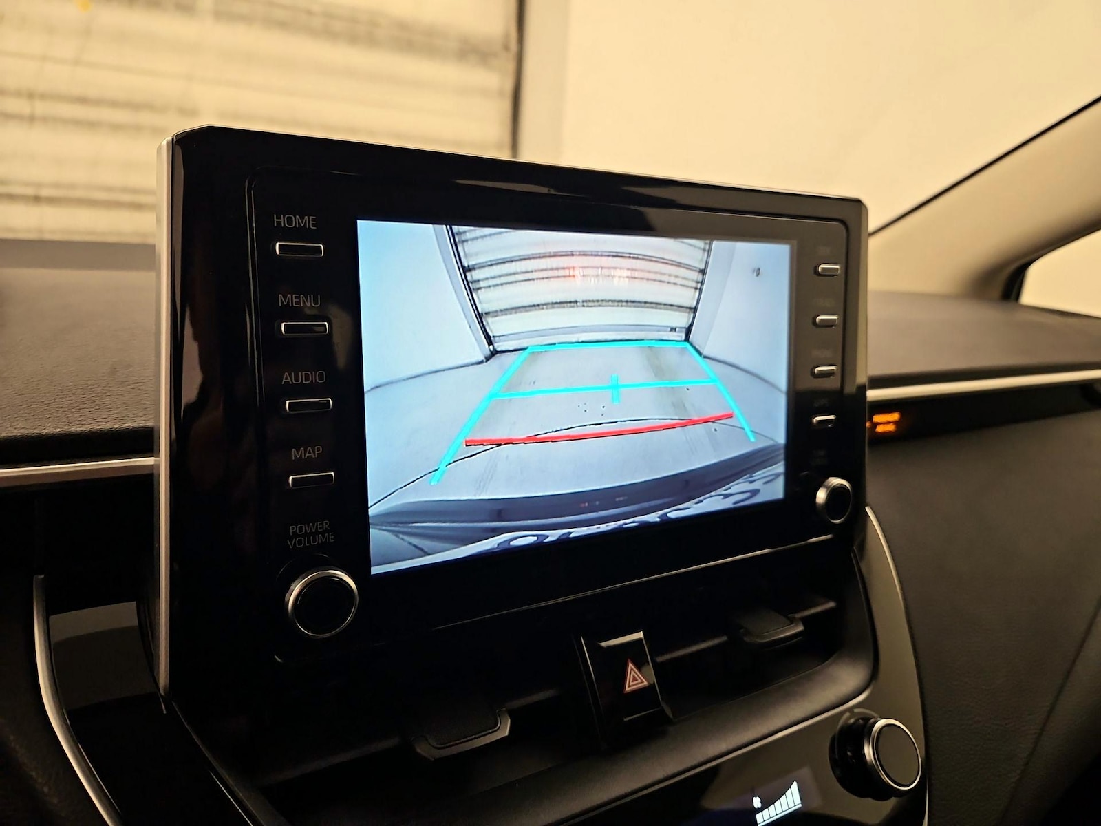 2020 Toyota Corolla LE - Photo 14