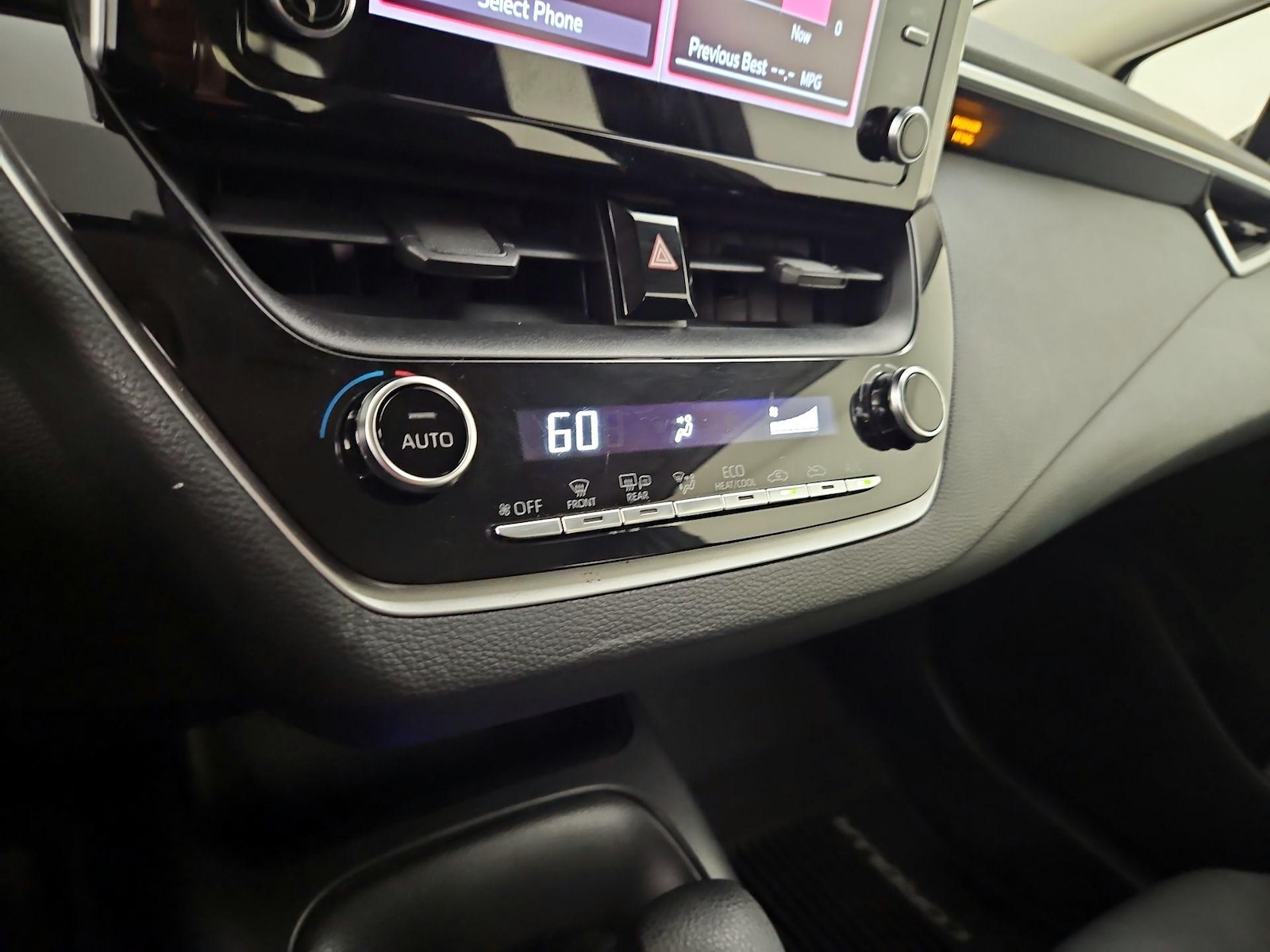 2020 Toyota Corolla LE - Photo 16