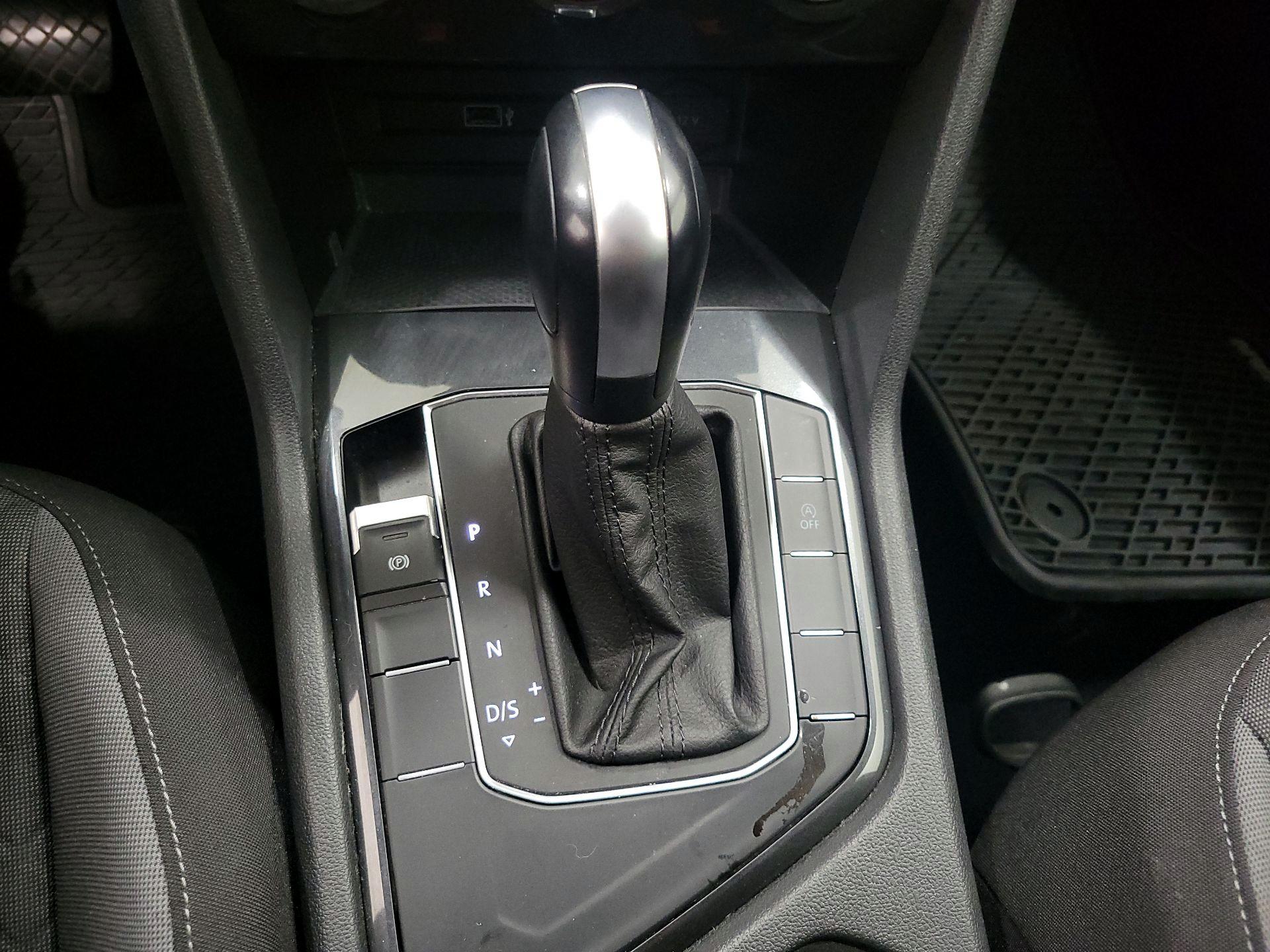 Thumbnail: 2019 Volkswagen Tiguan - 17