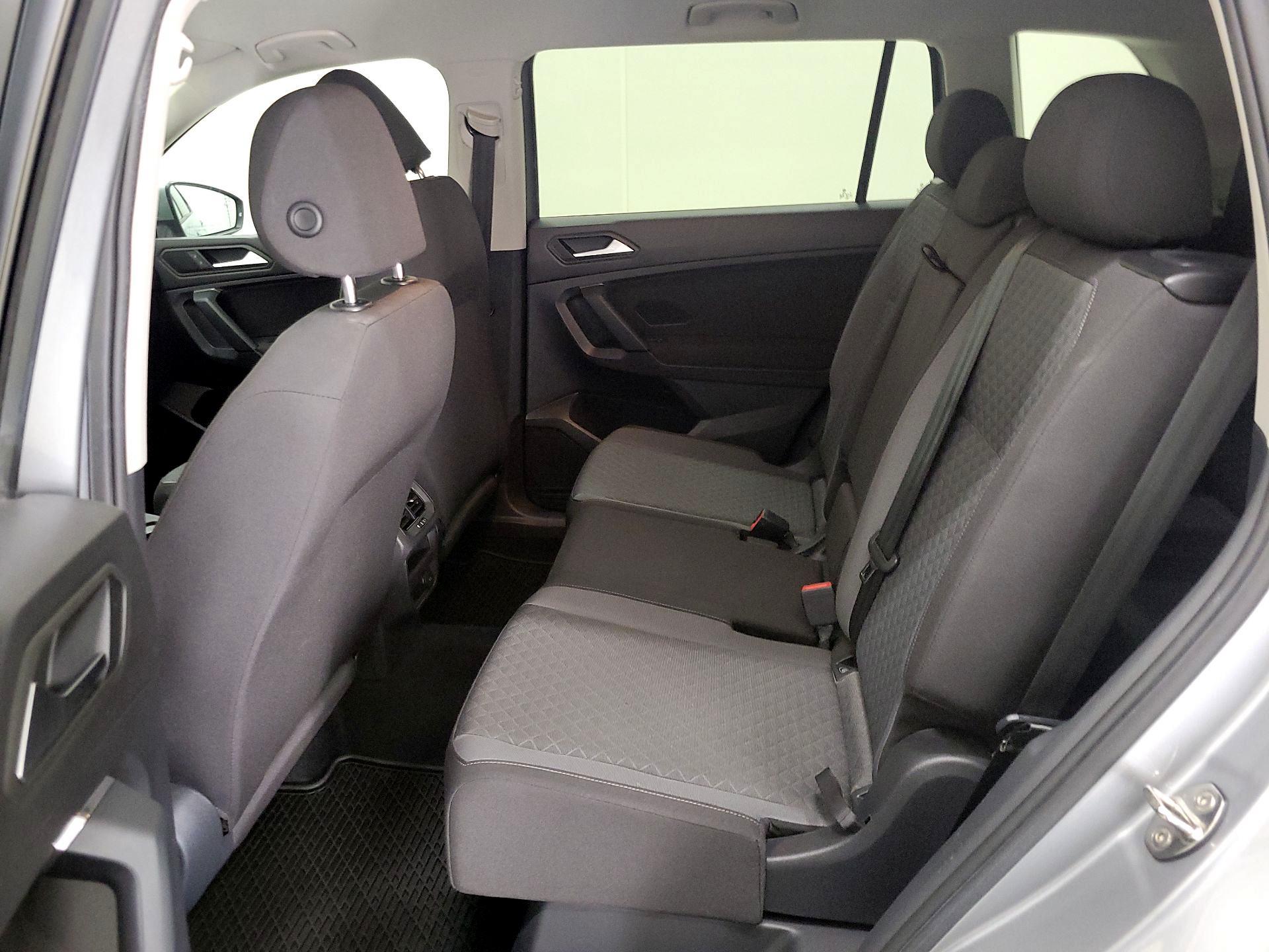 Thumbnail: 2019 Volkswagen Tiguan - 19