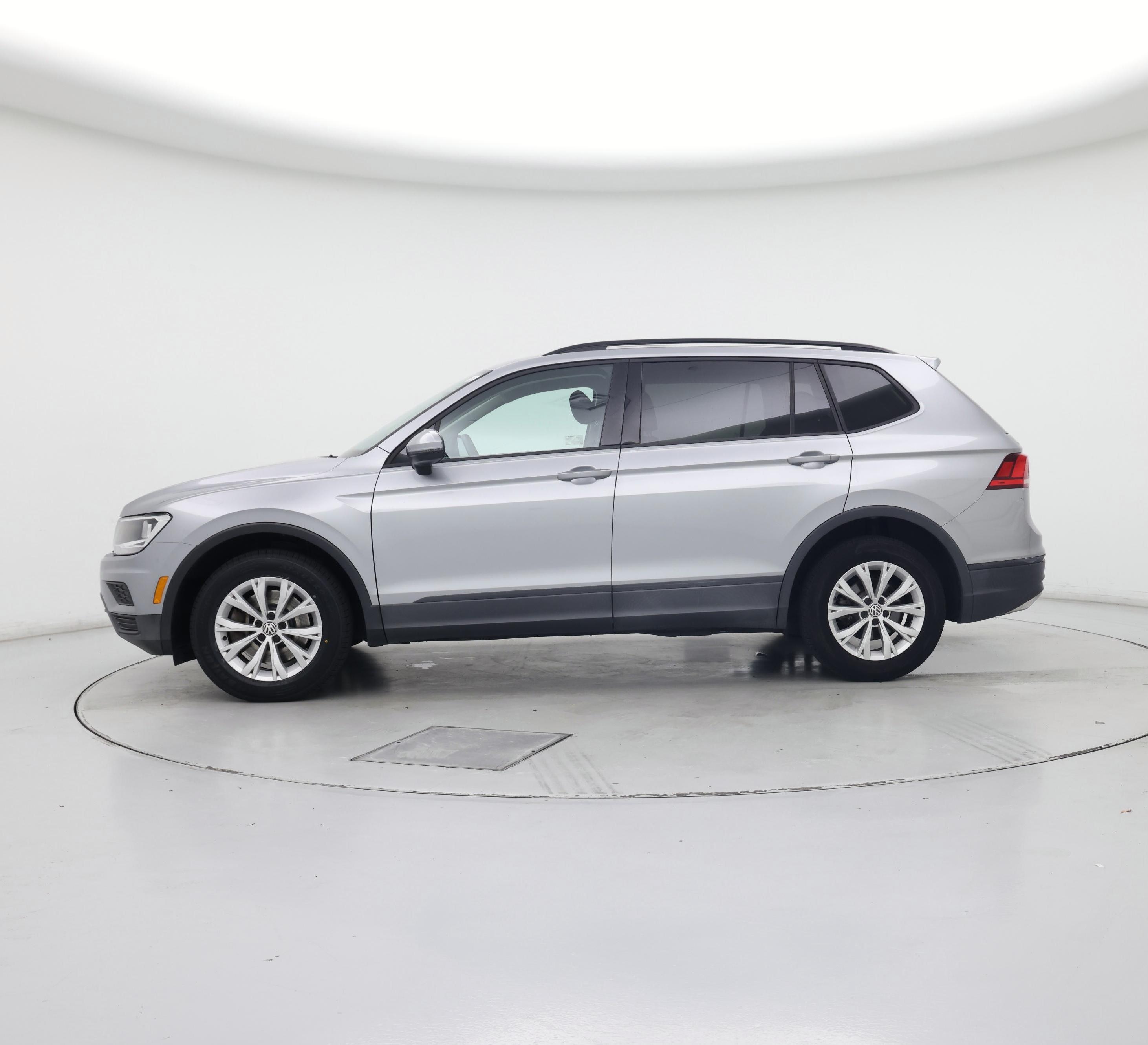Thumbnail: 2019 Volkswagen Tiguan - 3