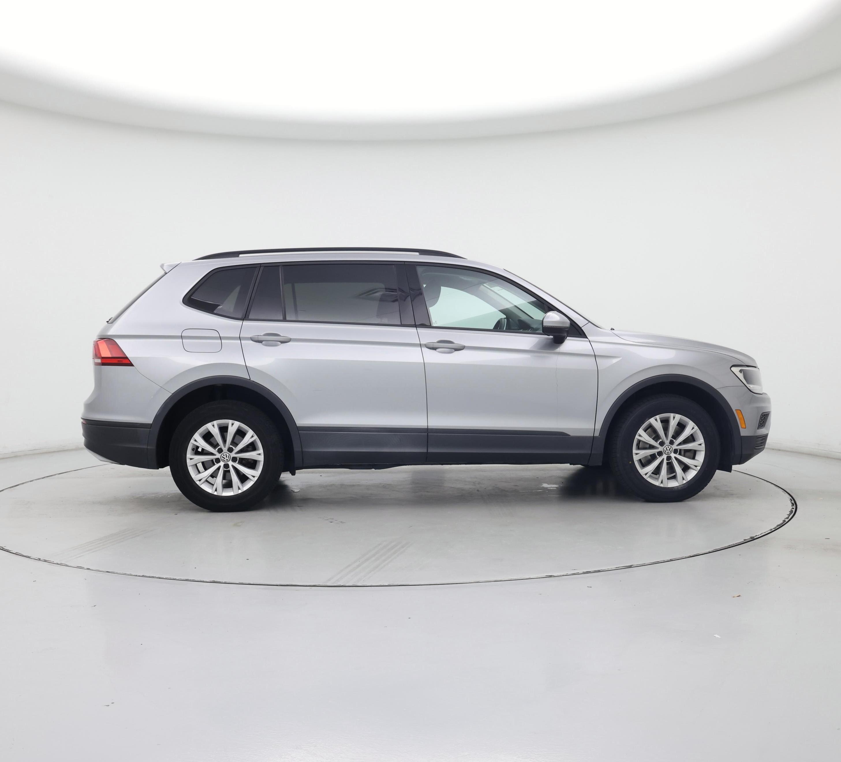 Thumbnail: 2019 Volkswagen Tiguan - 7