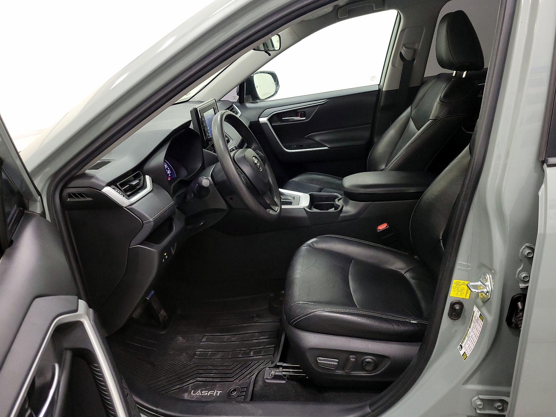 Thumbnail: 2021 Toyota RAV4 - 11