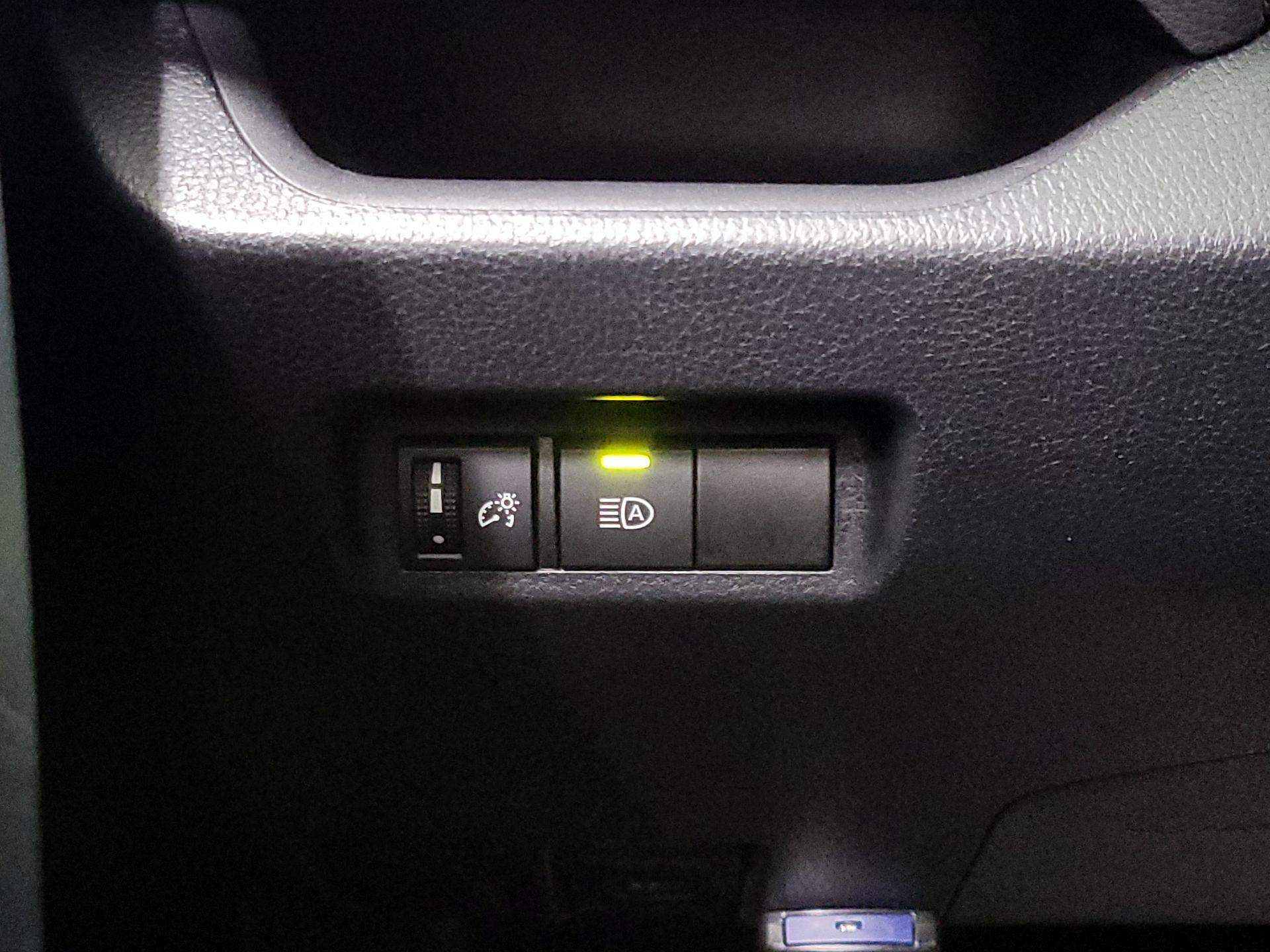 Thumbnail: 2021 Toyota RAV4 - 13
