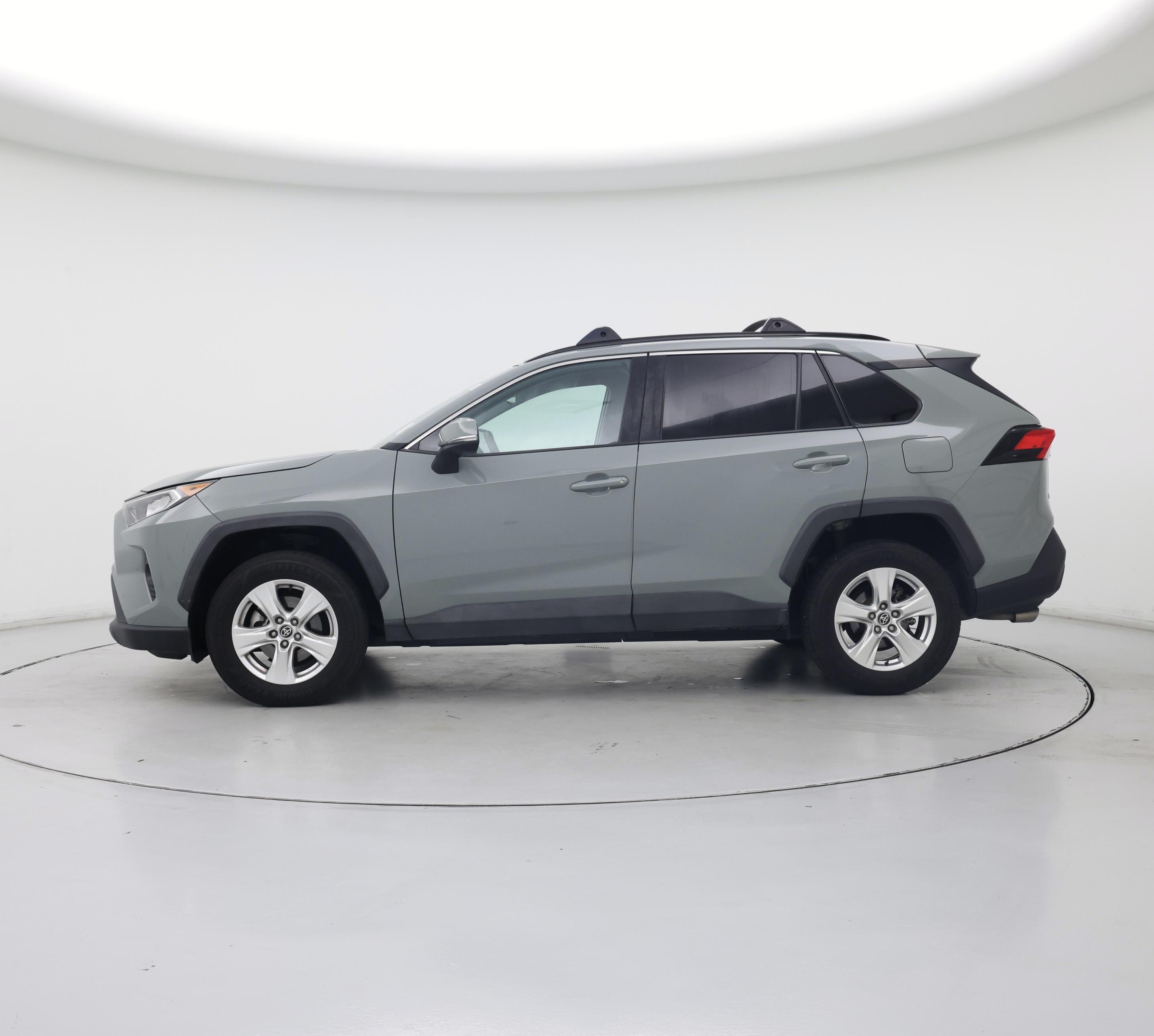 Thumbnail: 2021 Toyota RAV4 - 3