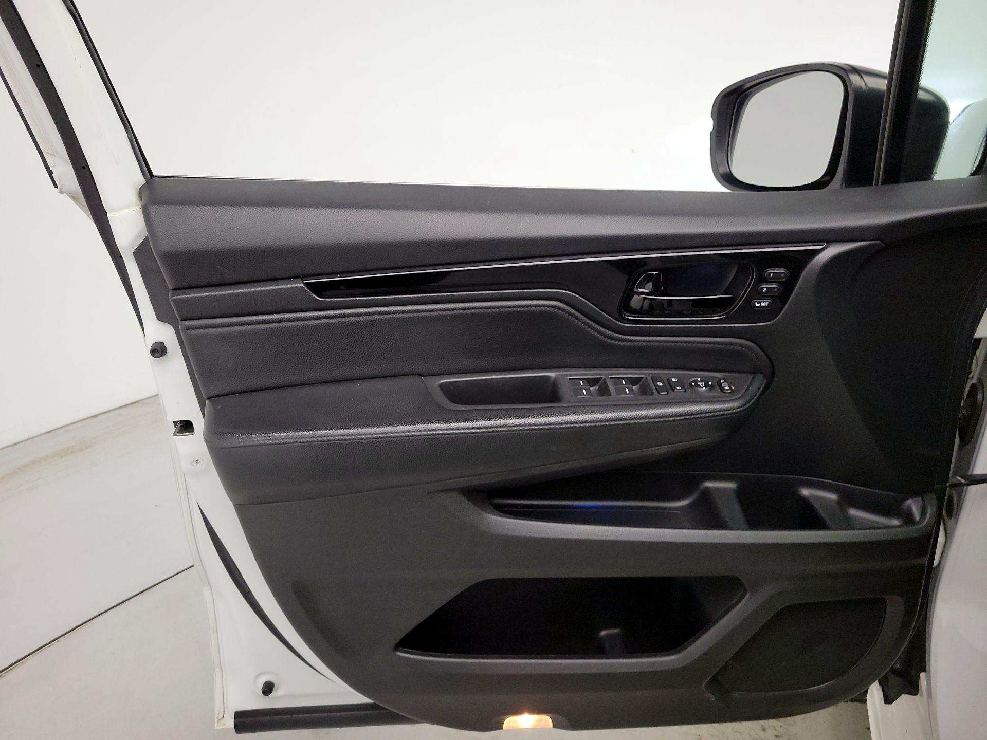 Thumbnail: 2022 Honda Odyssey - 12