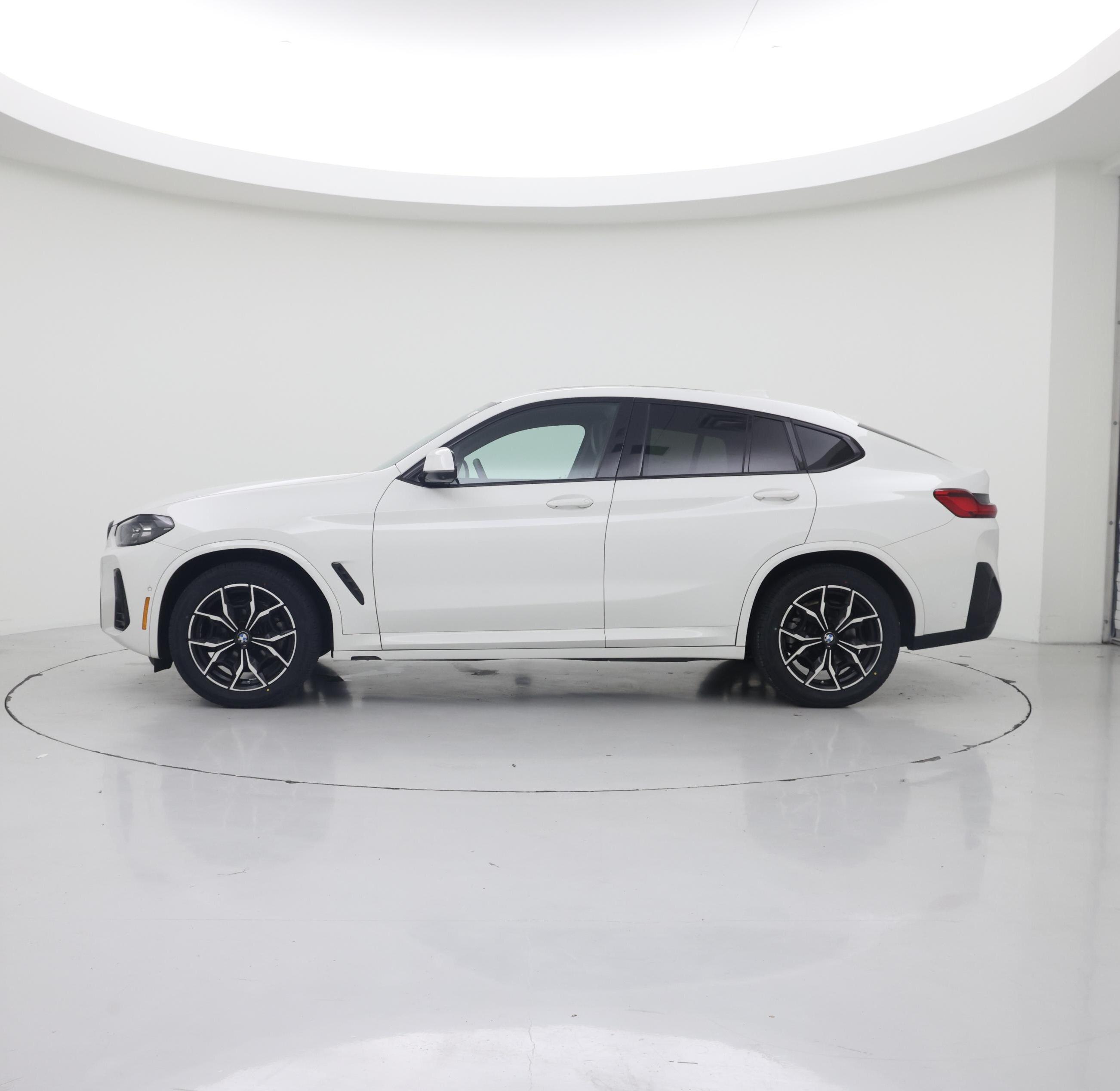 Thumbnail: 2023 BMW X4 - 3