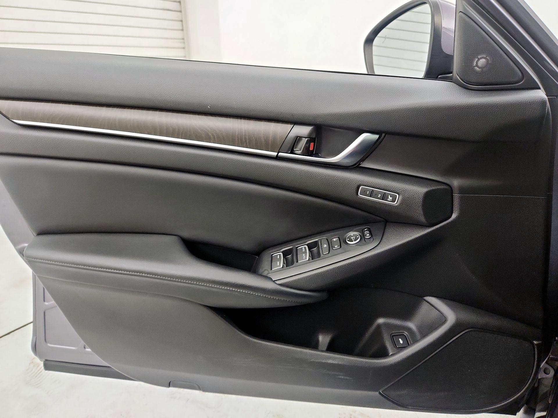 Thumbnail: 2018 Honda Accord - 10