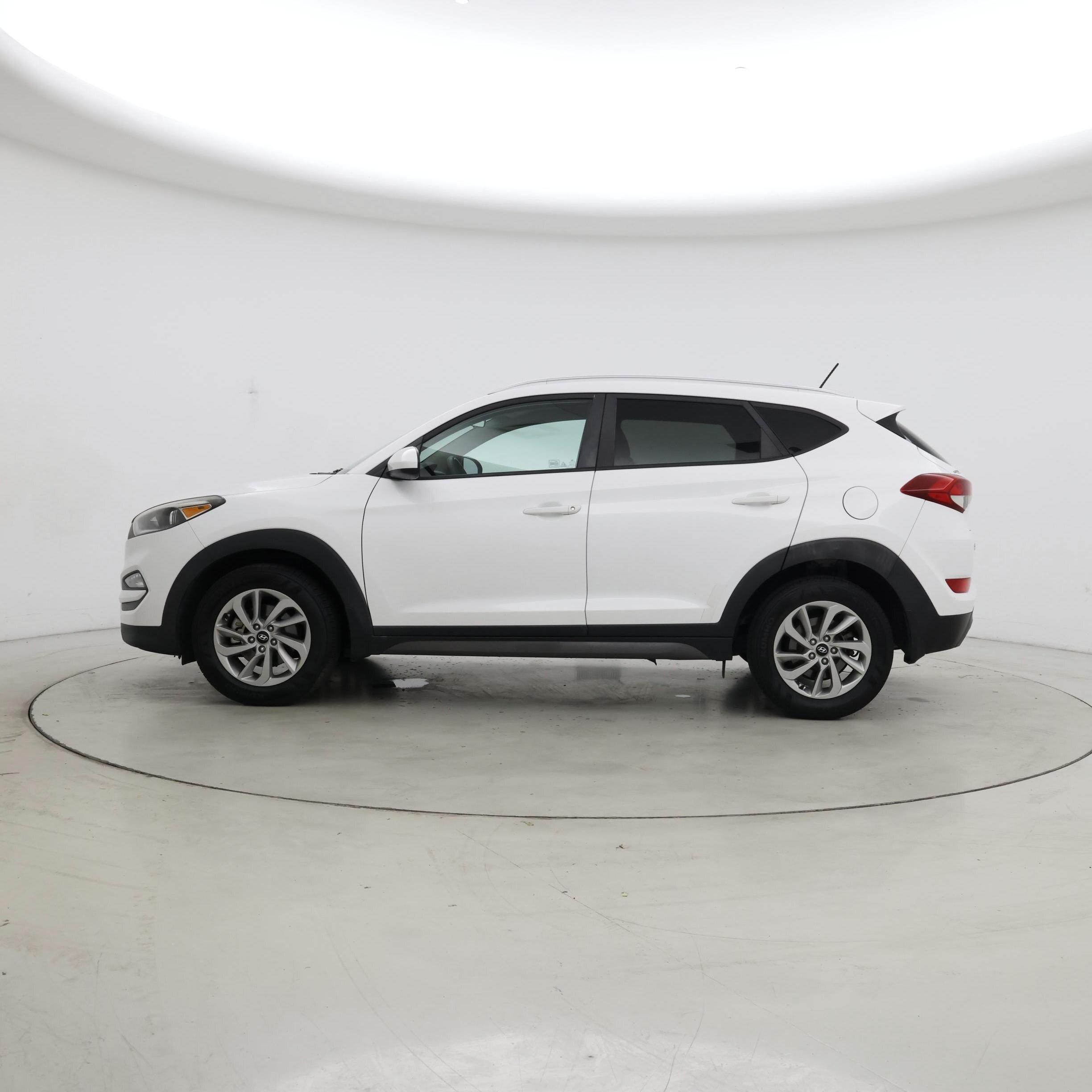 Thumbnail: 2016 Hyundai Tucson - 3