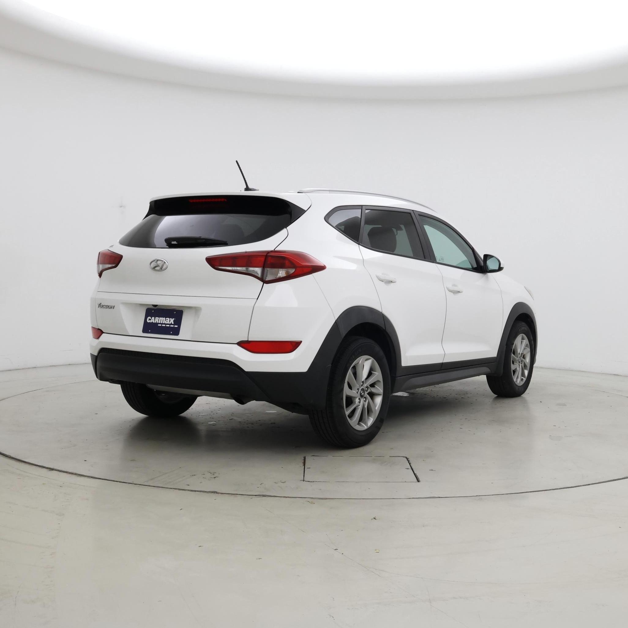 Thumbnail: 2016 Hyundai Tucson - 8