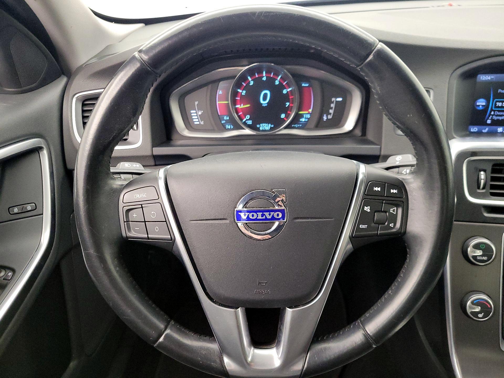 Thumbnail: 2015 Volvo S60 - 10