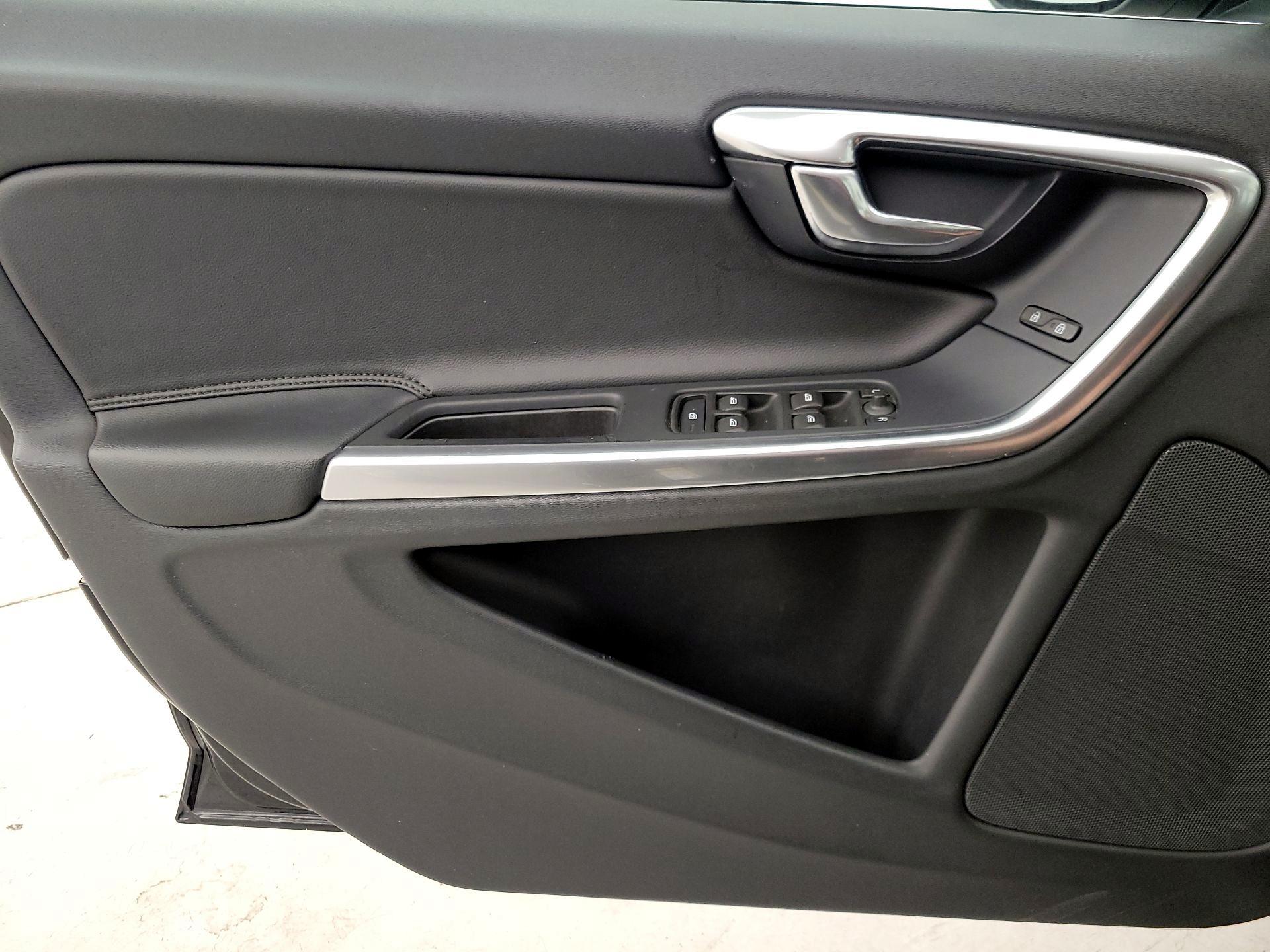 Thumbnail: 2015 Volvo S60 - 12