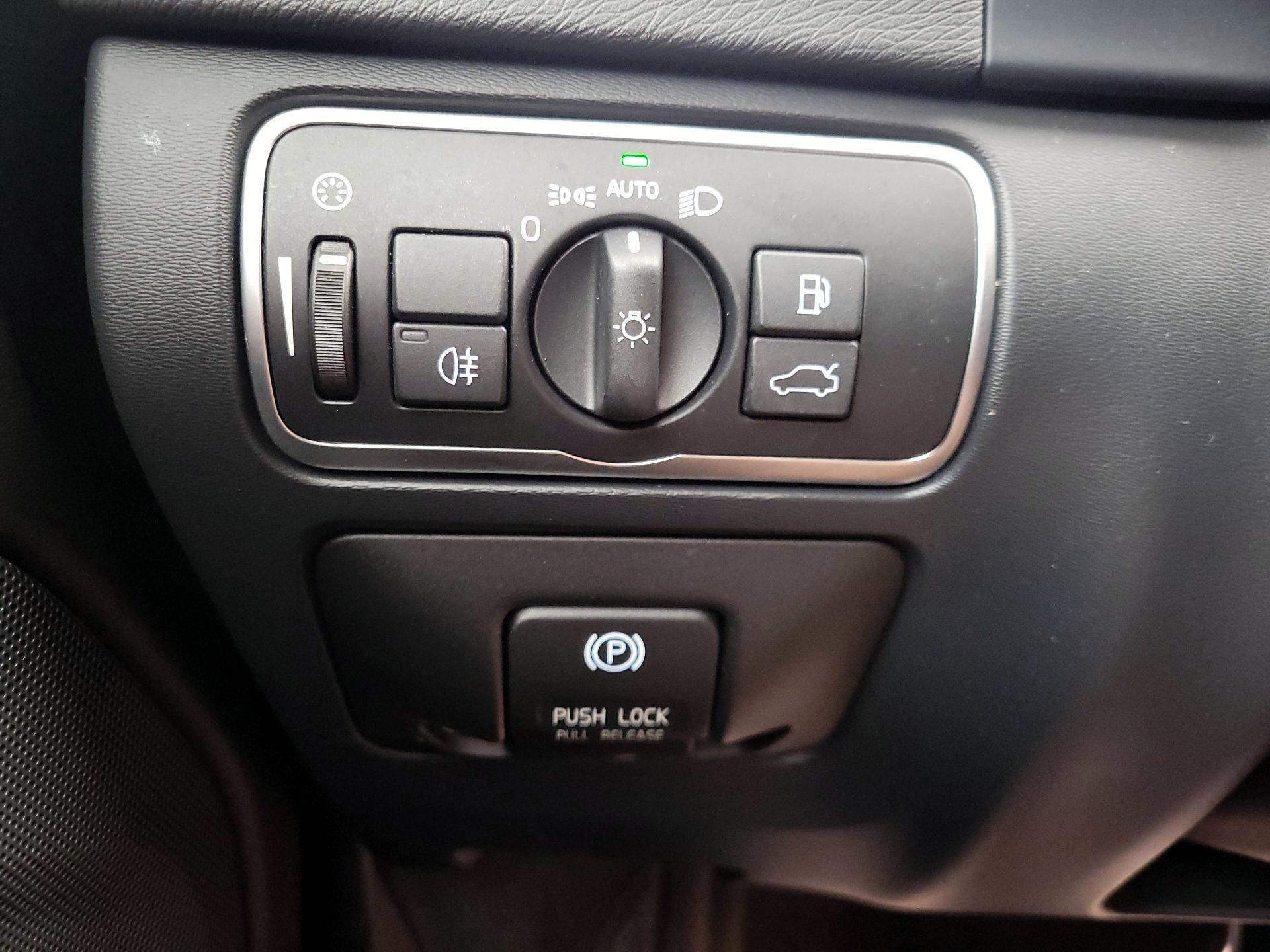 Thumbnail: 2015 Volvo S60 - 13