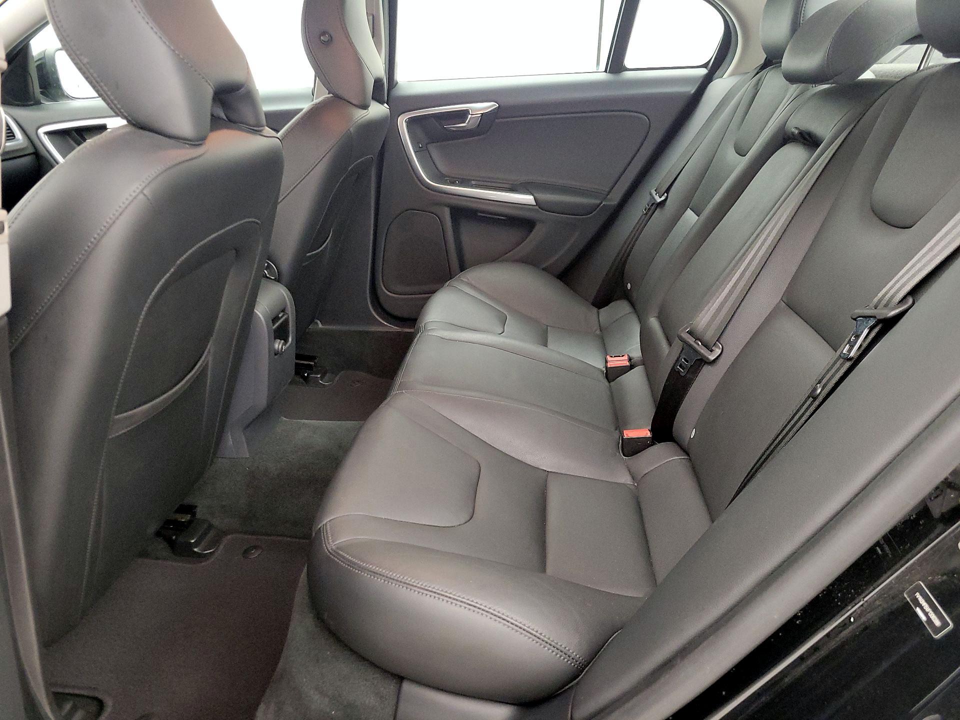 Thumbnail: 2015 Volvo S60 - 19