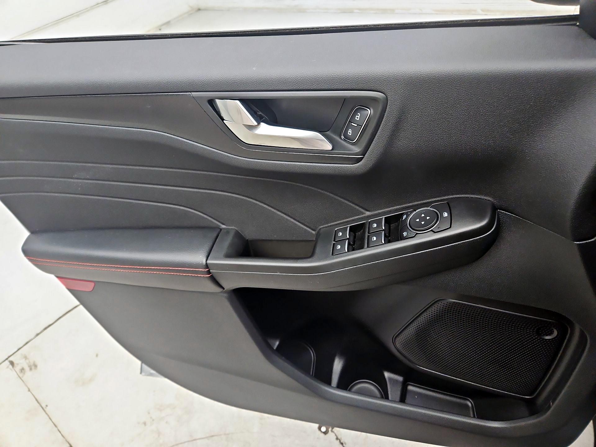 Thumbnail: 2022 Ford Escape - 12