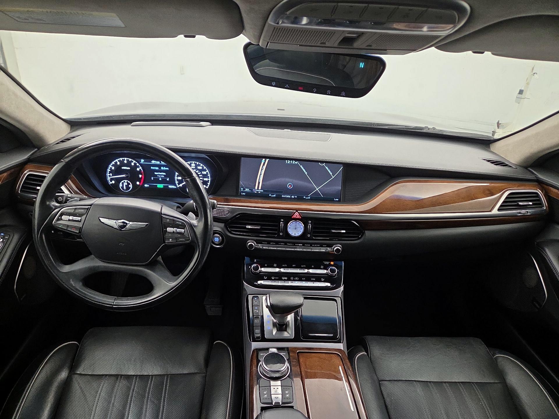 Thumbnail: 2017 Genesis G90 - 9