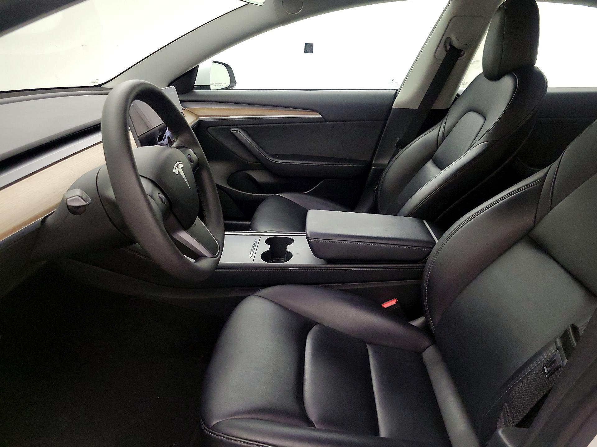 Thumbnail: 2022 Tesla Model 3 - 11
